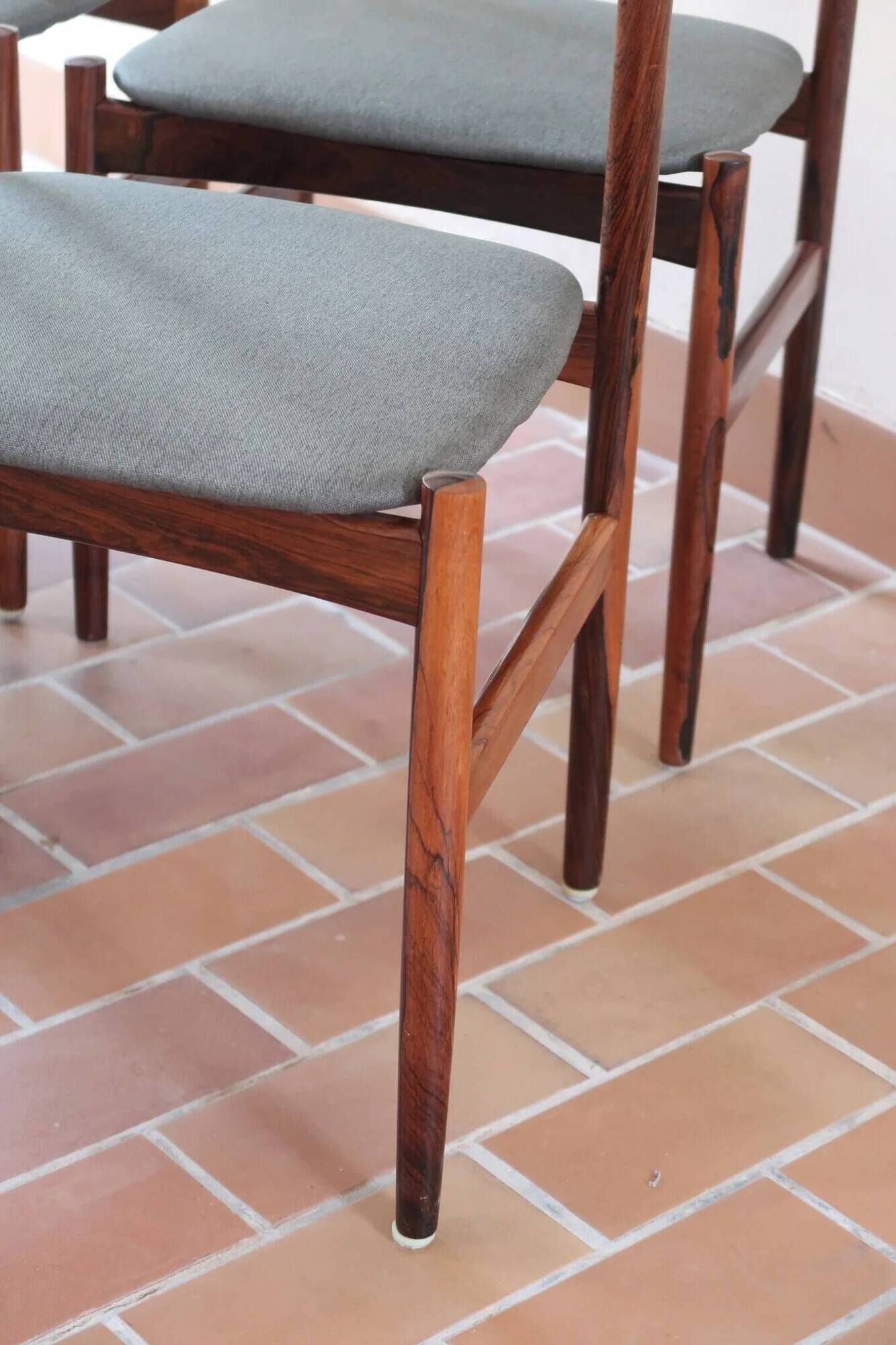 6 Scandinavian chairs in rosewood, with green-grey seats.