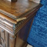 Beautiful Renaissance style sideboard in solid walnut, fully carved