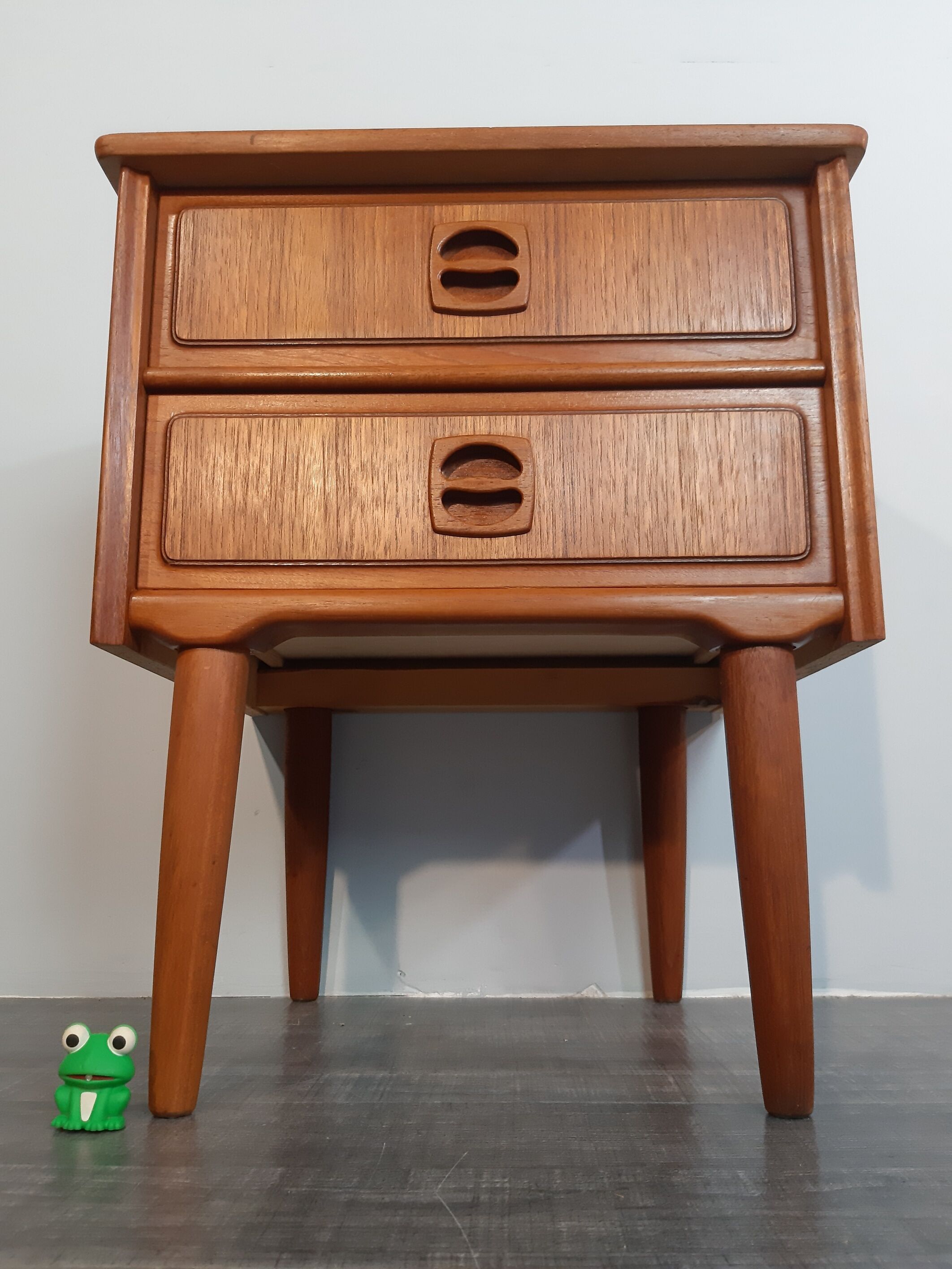 Danish beside tables in teck 2 drawers, scandinavian 1960