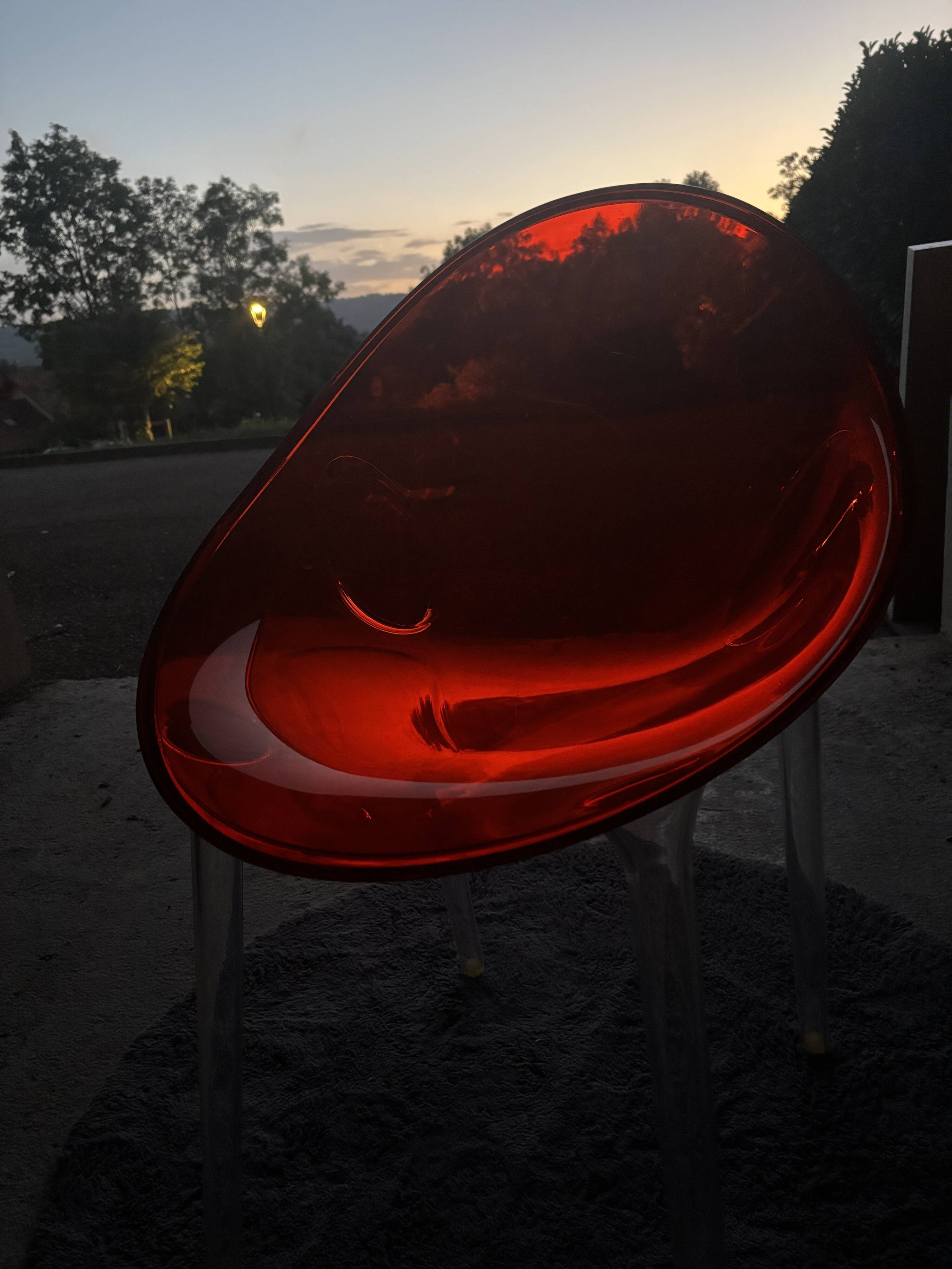 Chaise design Kartell "Mr. Impossible" - Philippe Starck et Eugeni Quitllet