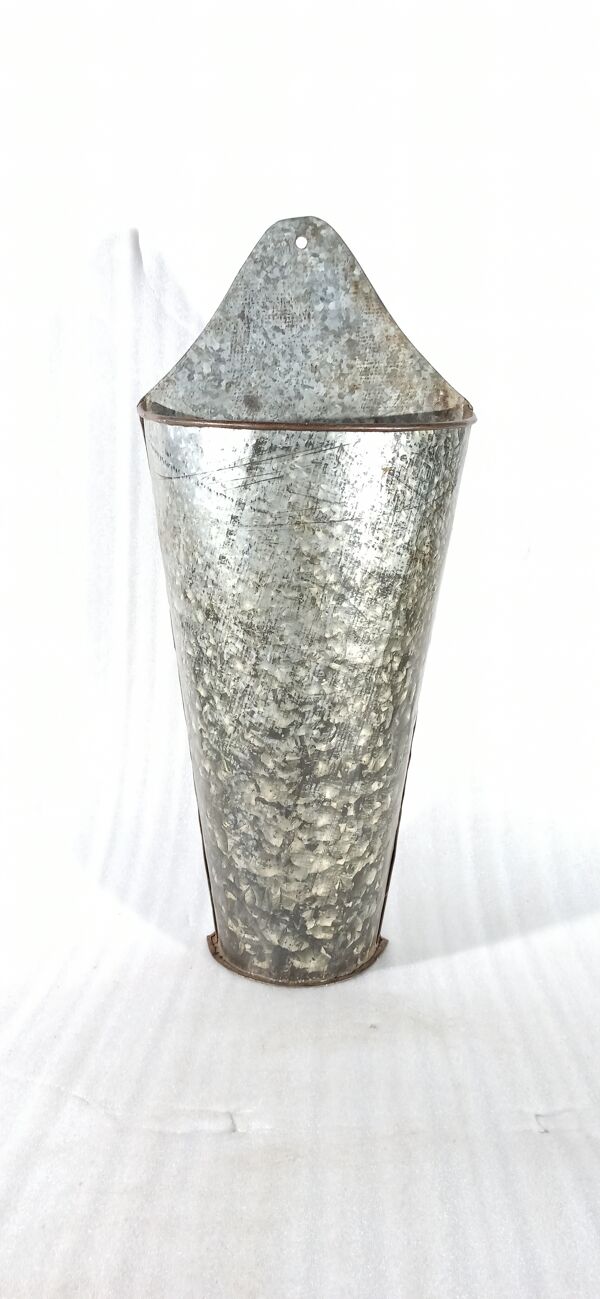 Pot de fleur en zinc