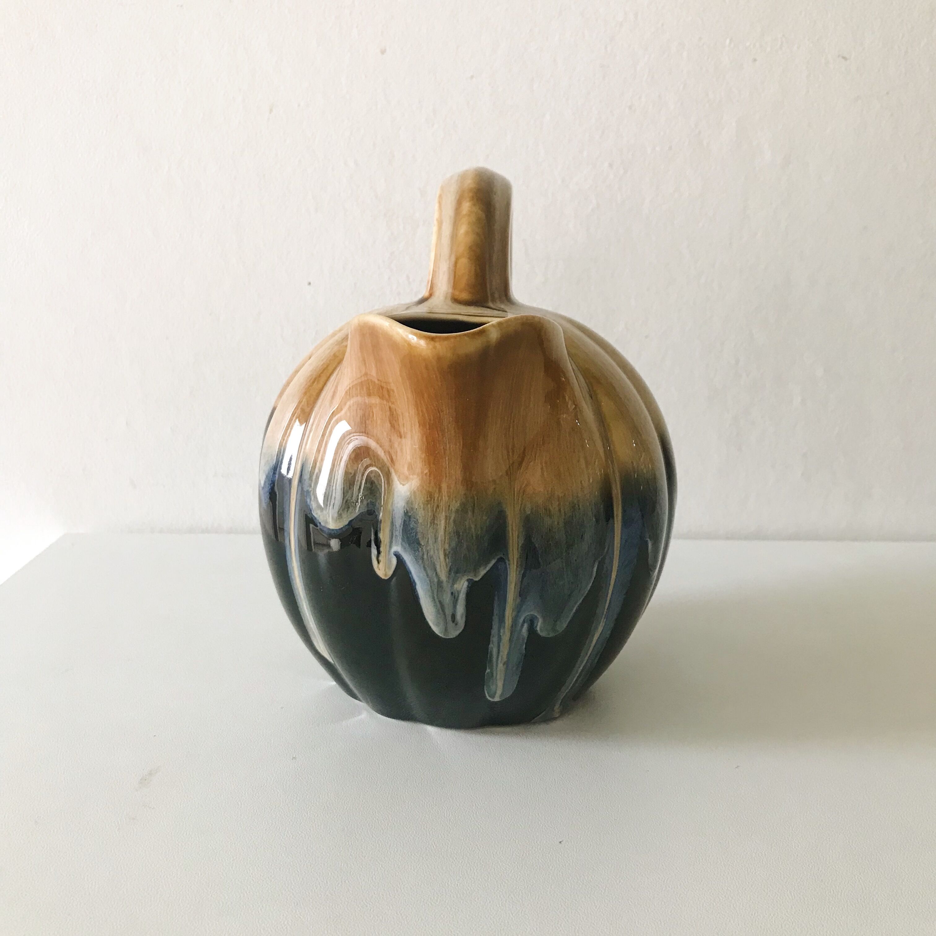 Jug old pumpkin shape