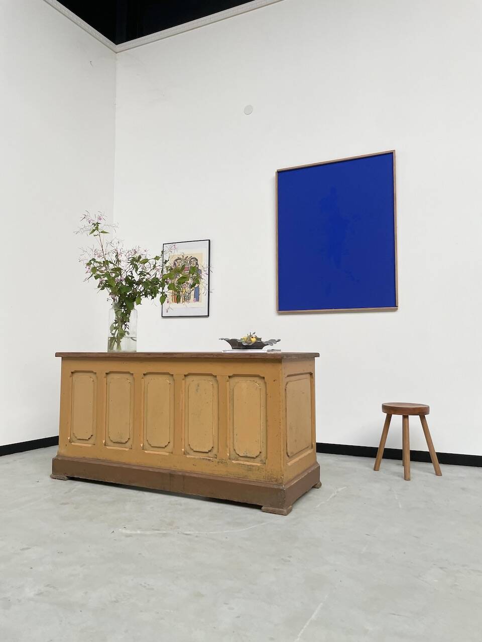 Yellow patina commercial counter from the 50s