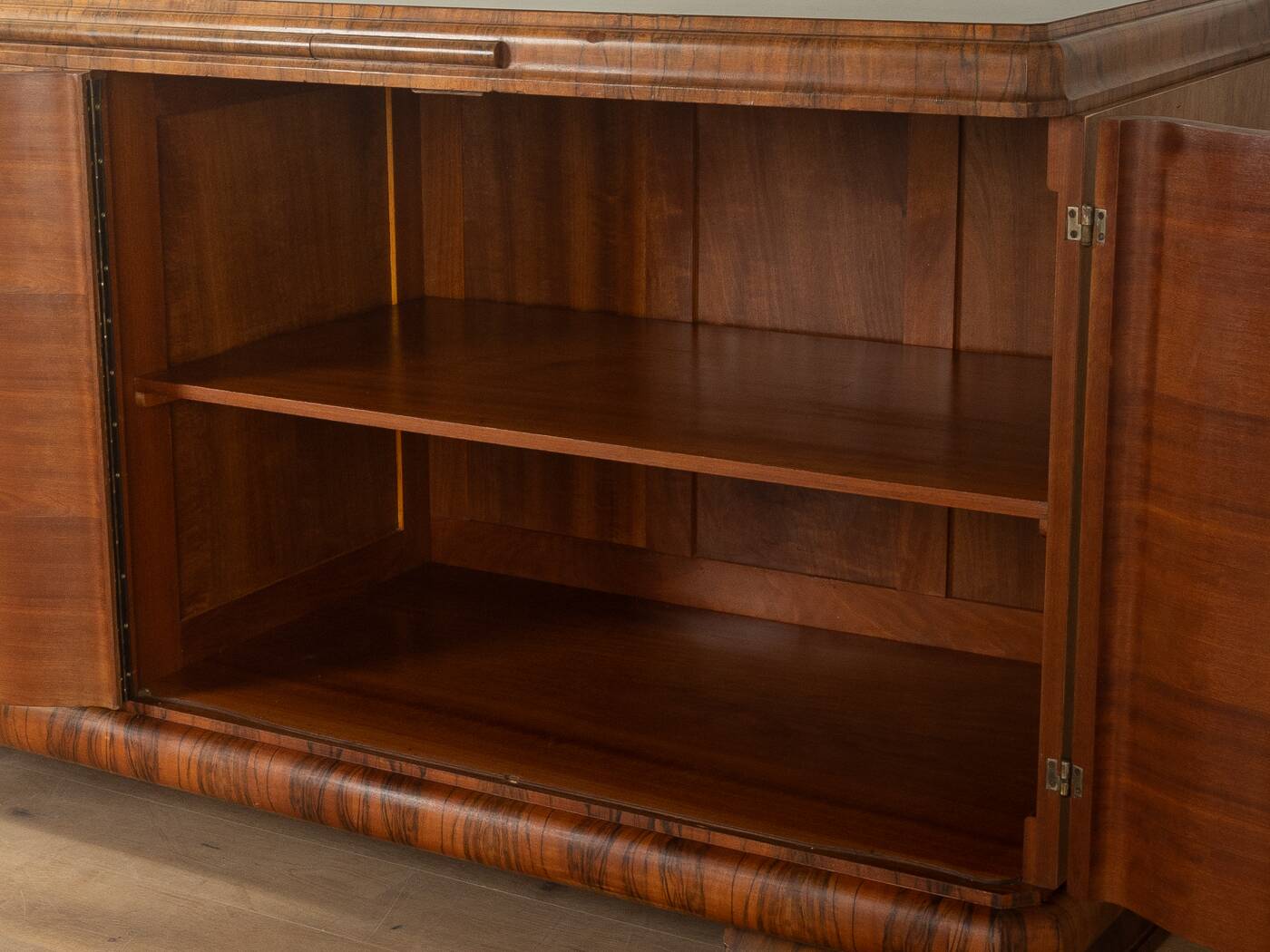 Merveilleux buffet Art Déco des années 1920