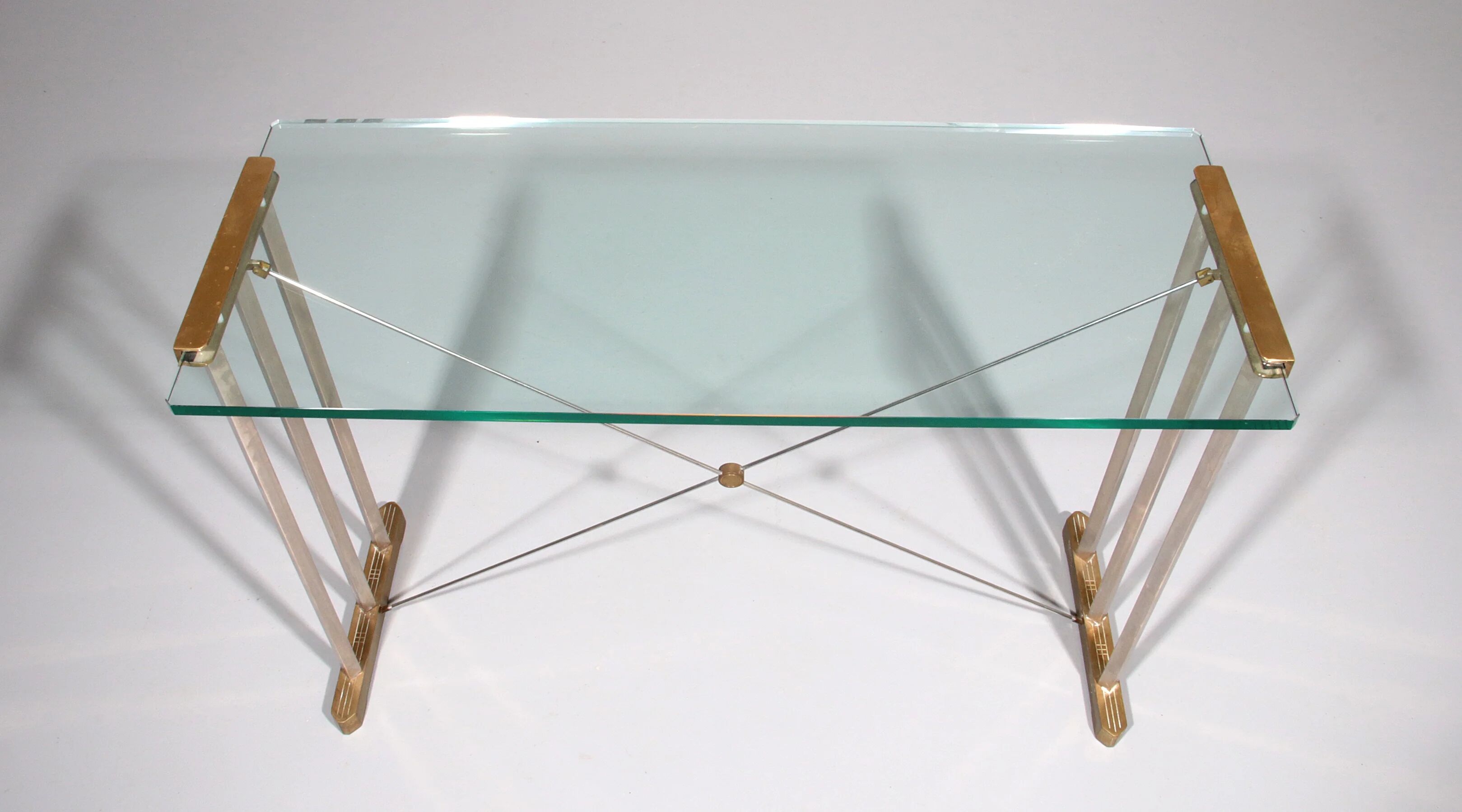Elegant midcentury side table by Peter Ghyczy model T34