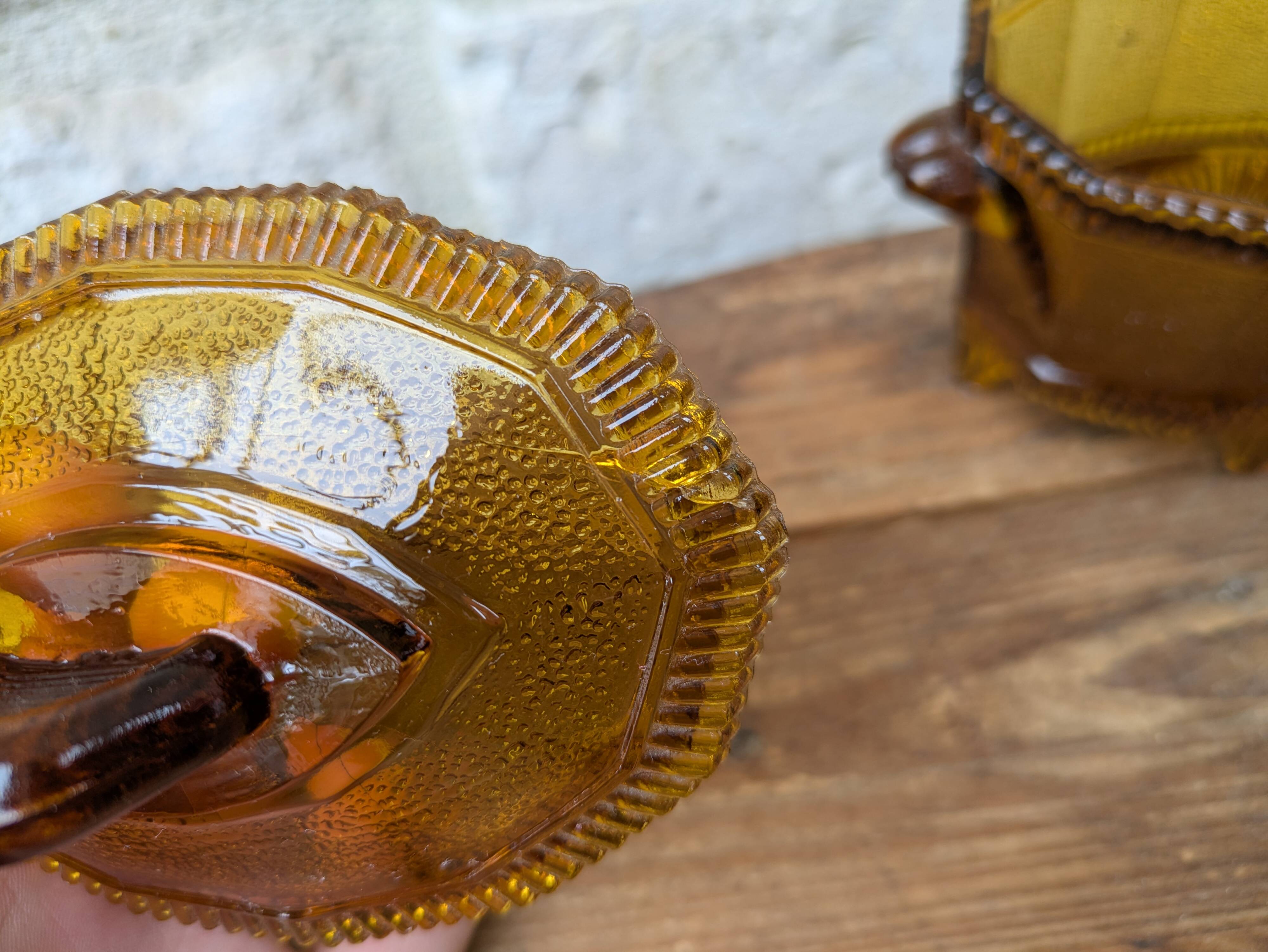 Amber glass bonbonnière with lid