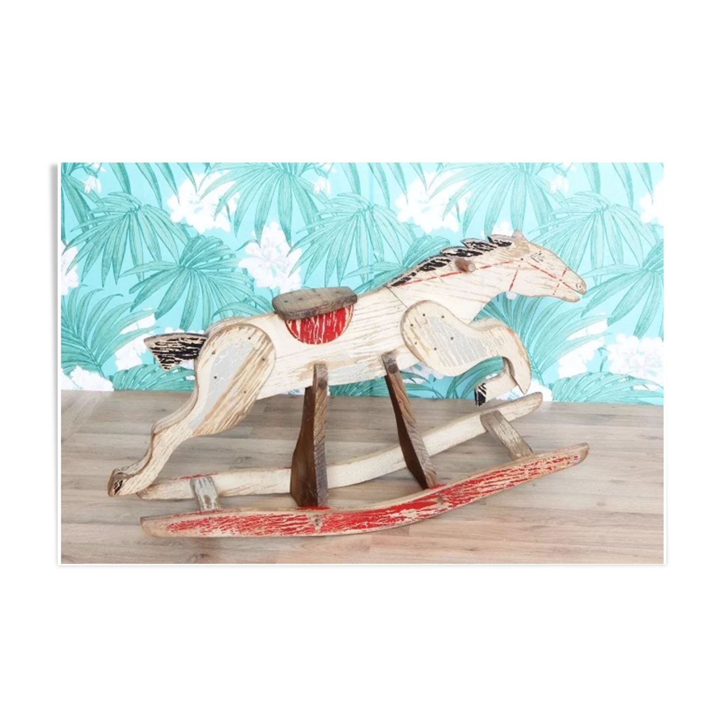 Cheval à bascule en bois