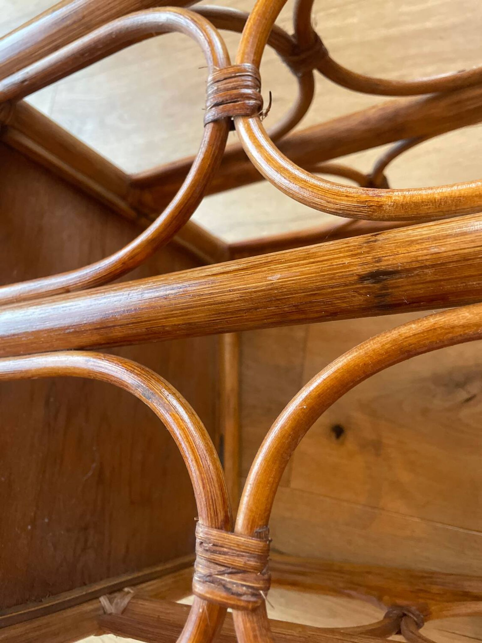 Table d'appoint vintage en rotin