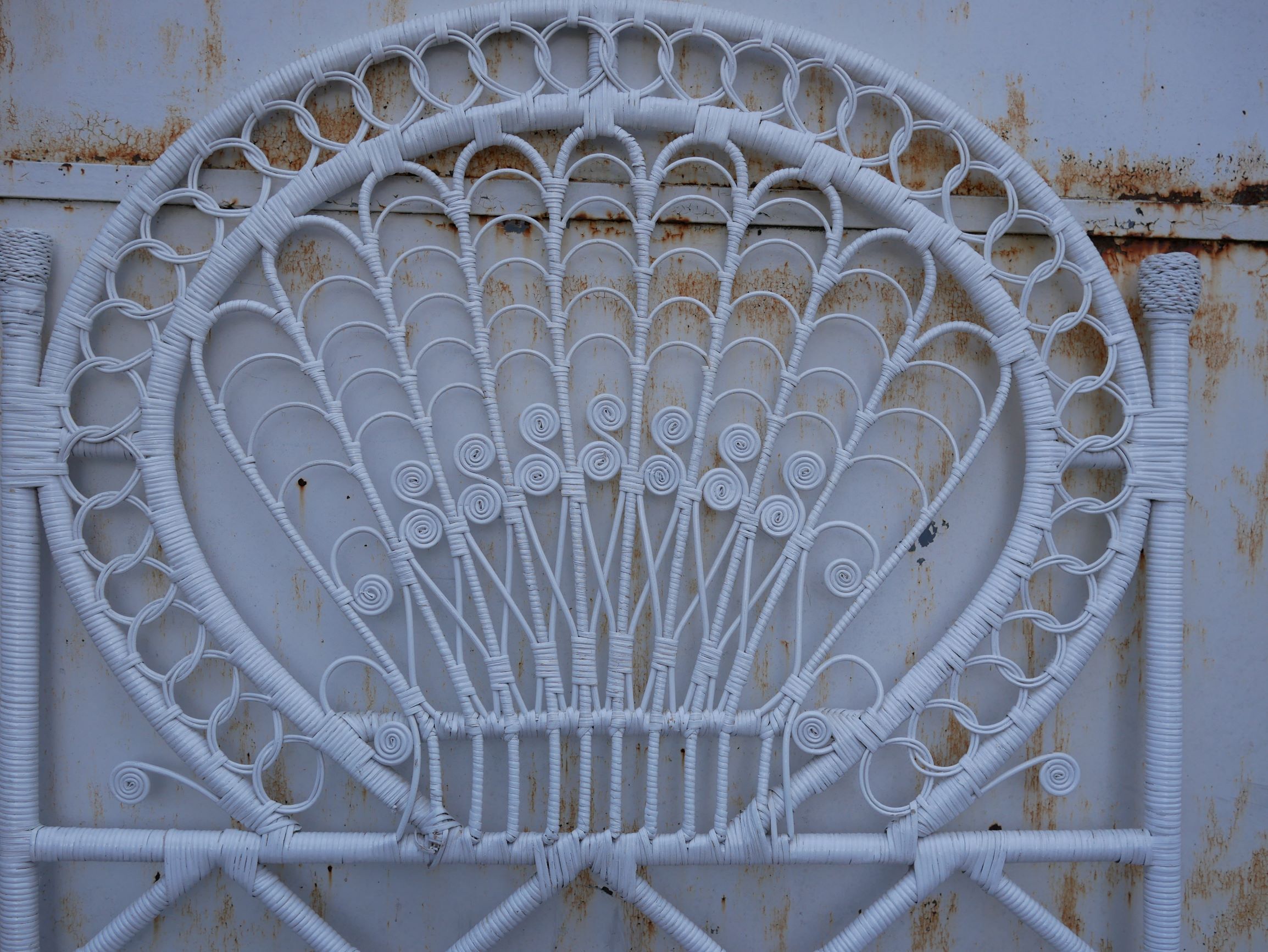 Headboard rattan "peacock".