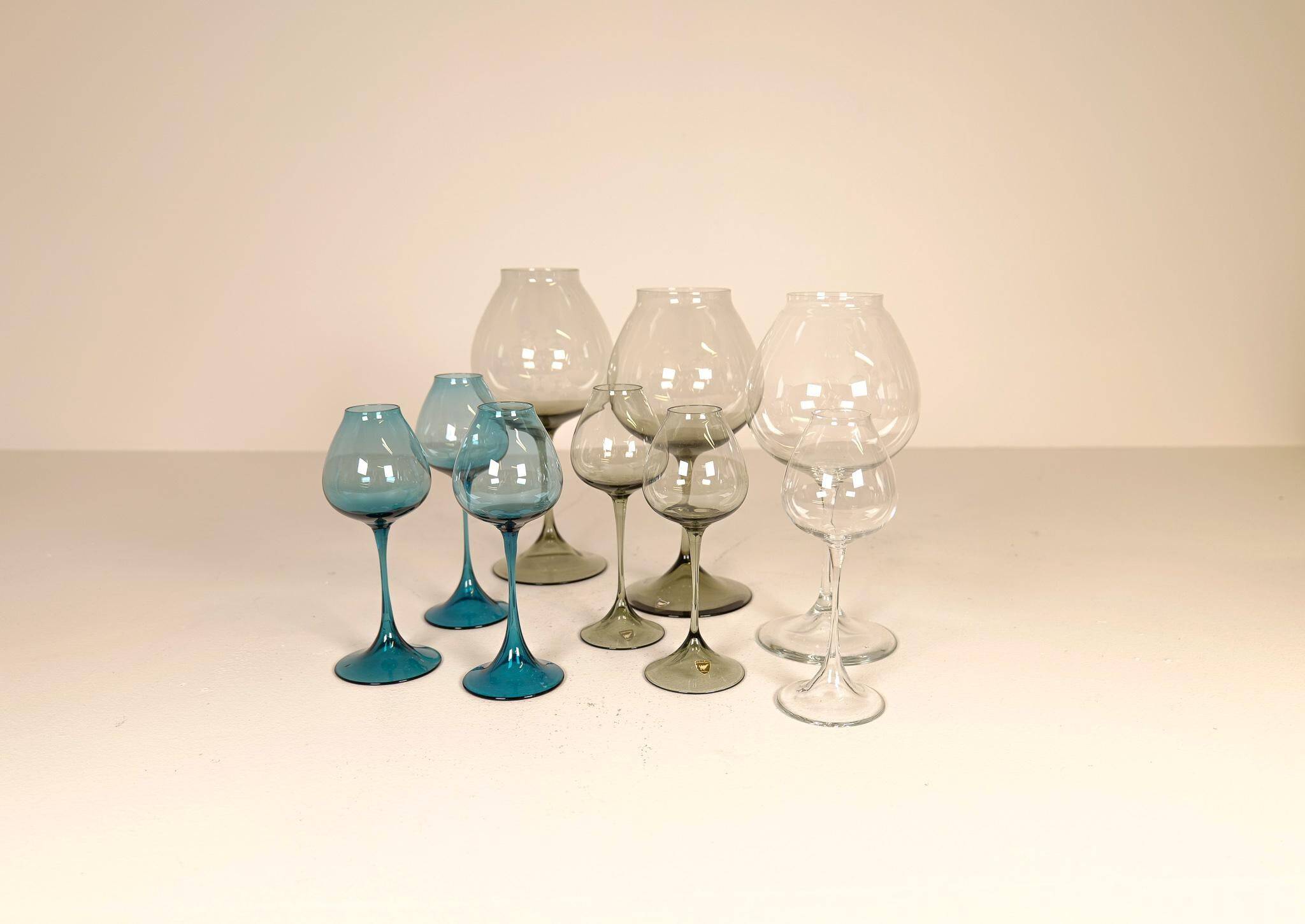 Large collection of Midcentury tulip glasses by Orrefors Nils Landberg, Sweden, 1950s.