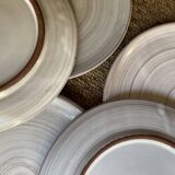 10 enamelled terracotta plates, 22 cm