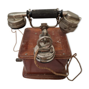 Téléphone bois, à manivelle