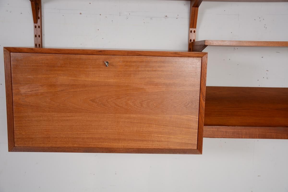 Vintage modular wall system by Poul Cadovius