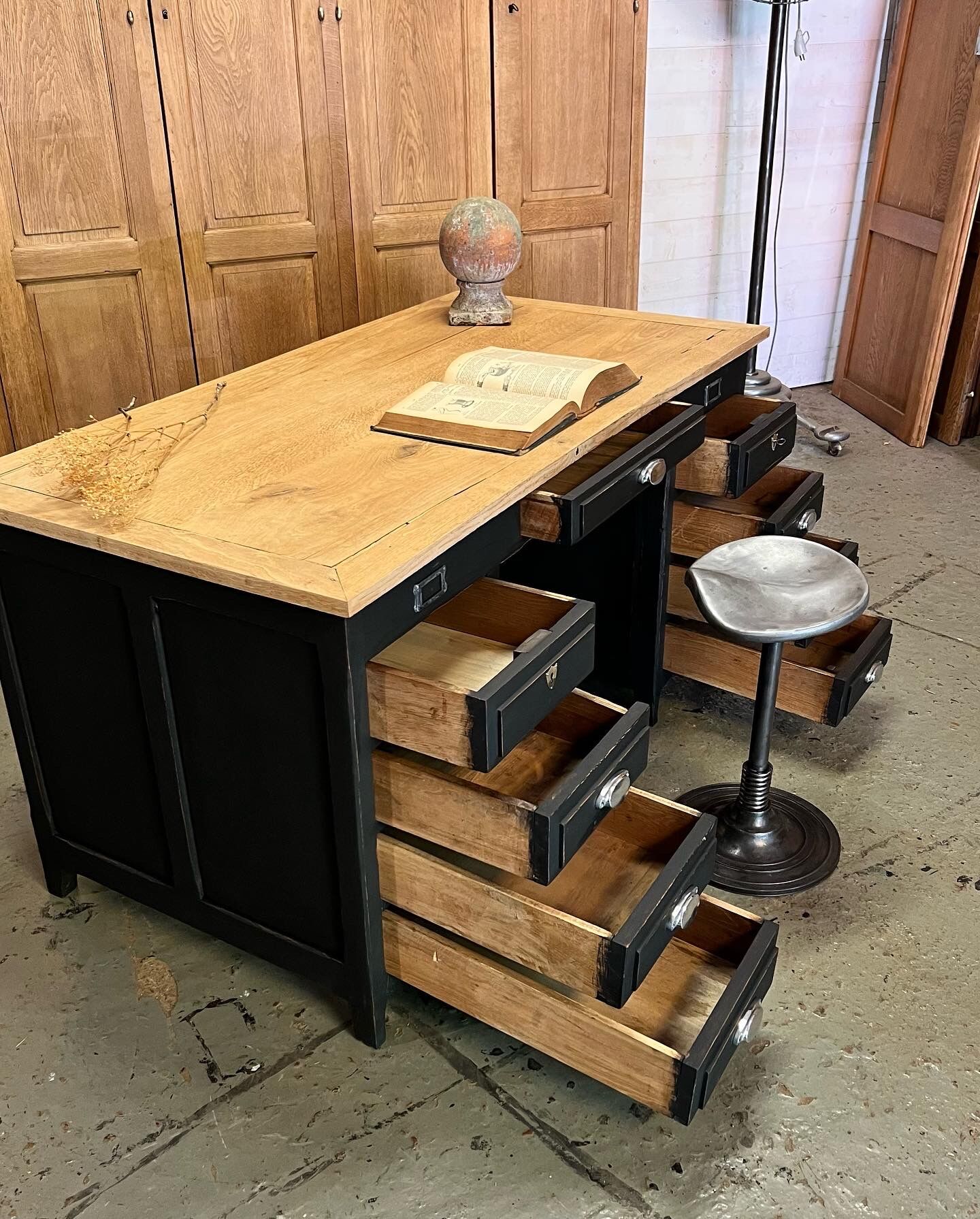 Old American style office in solid oak