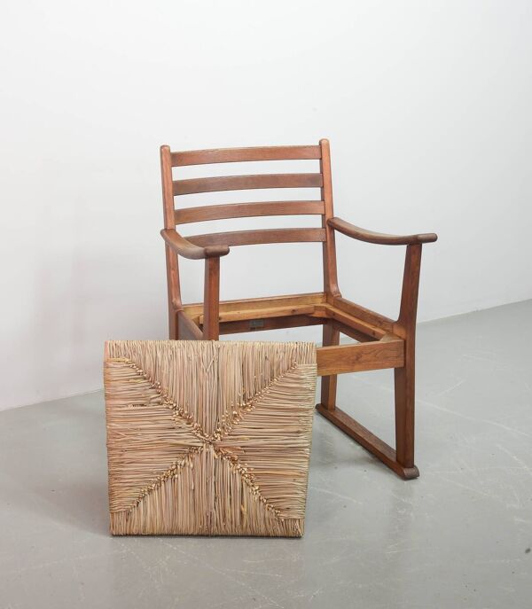 Rare fauteuil brutaliste en chêne Bas van Pelt avec assise en jonc tressé pour ma maison