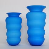 Paire de vases en satin bleu, verre de Murano vintage