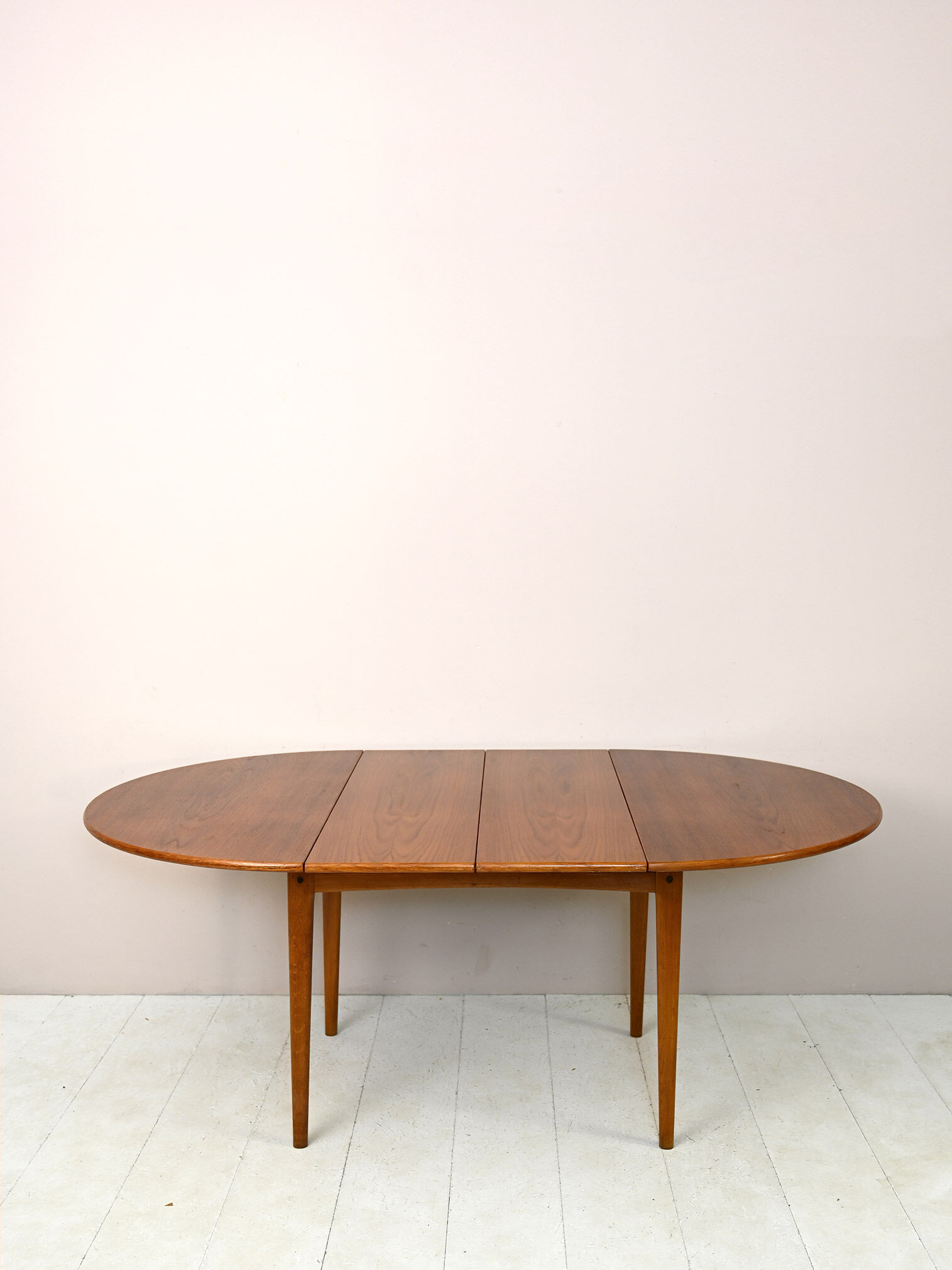 Vintage teak table with two extensions