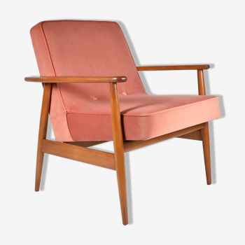 Mid-century modern pink velvet armchair, designer M. Zielinski, 1960s, Poland