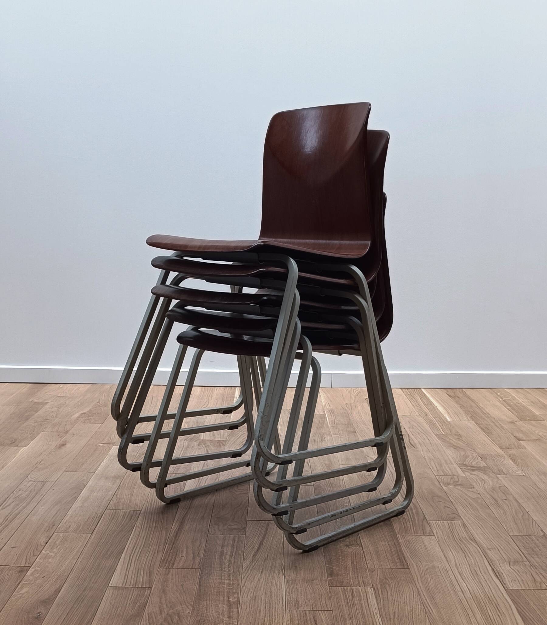 S22 Chair, Thur Op Seat