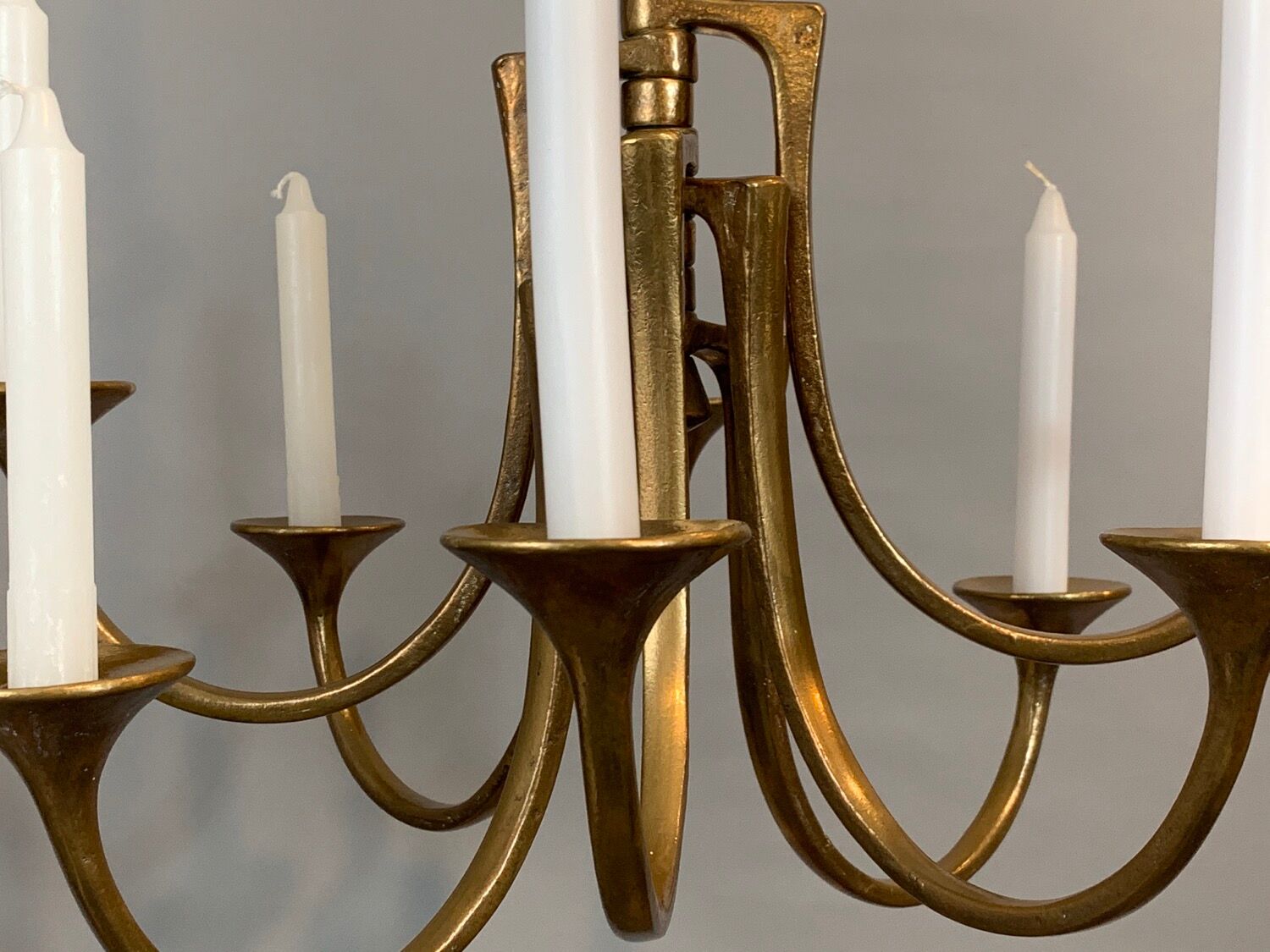 Lustre conçu par Michael Harjes et produit par Harjes Metalkunst en Allemagne