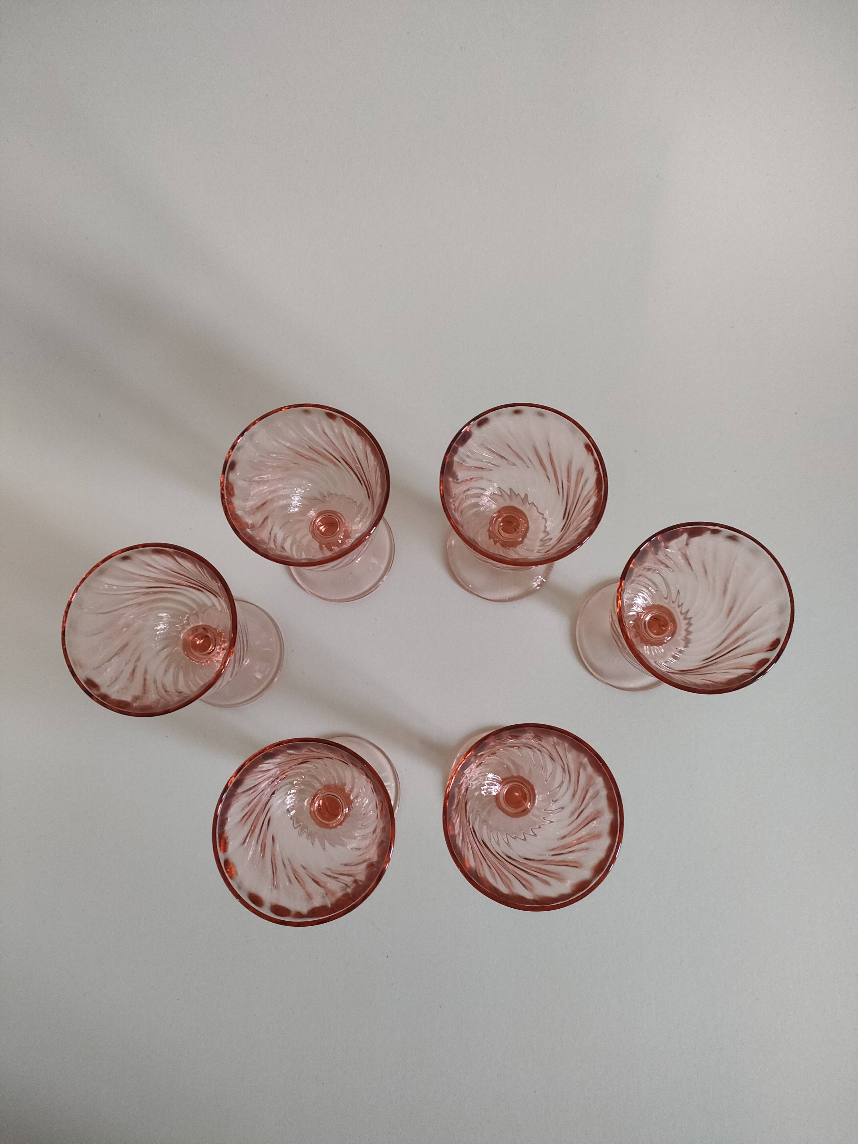 6 verres à vin rose
