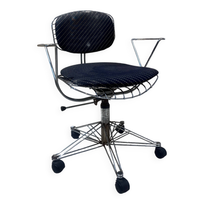 Fauteuil modèle Beaubourg de Michel Cadestin et Georges Laurent, 1977