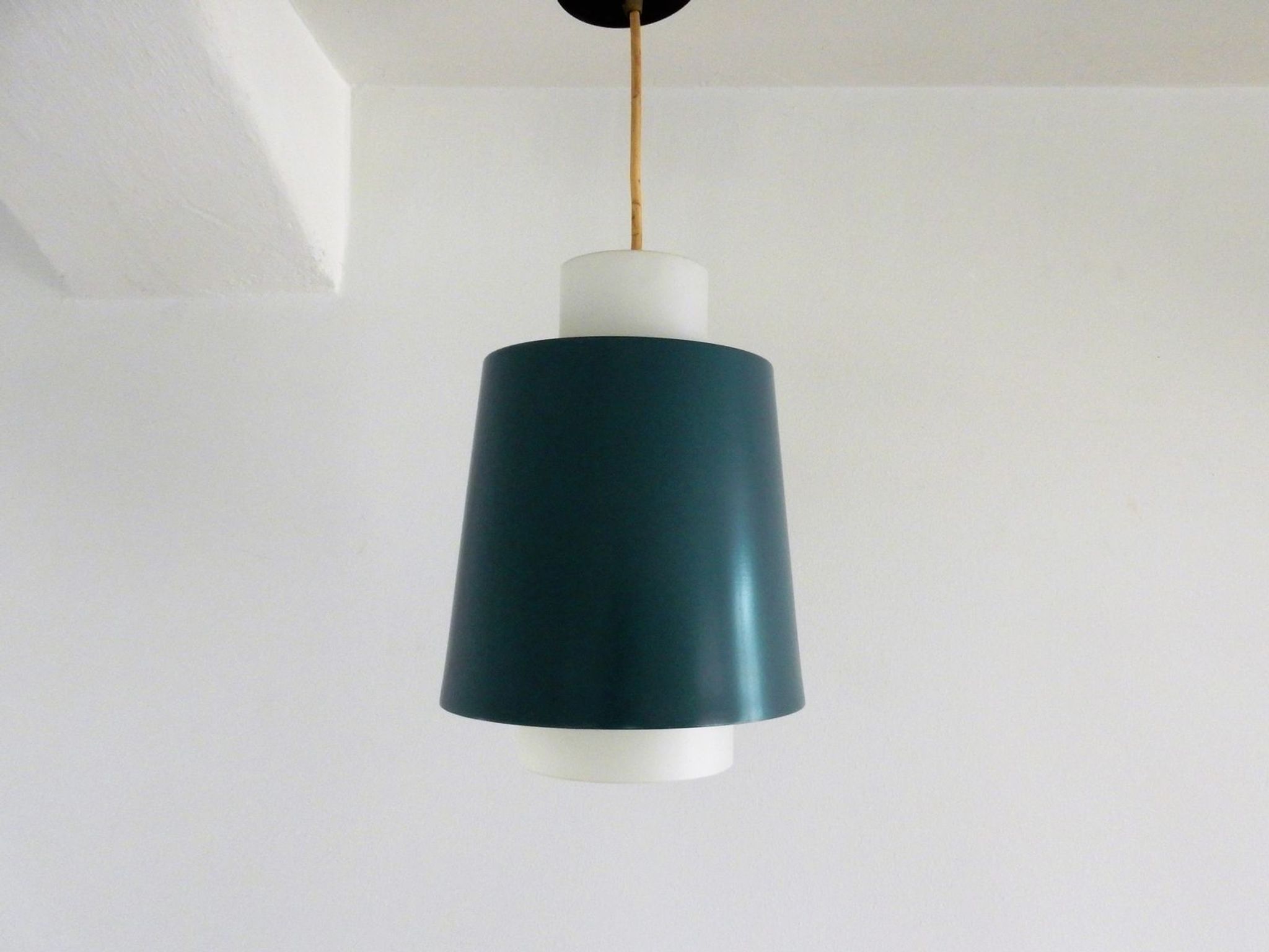 Suspension vintage en verre opalin 1960s