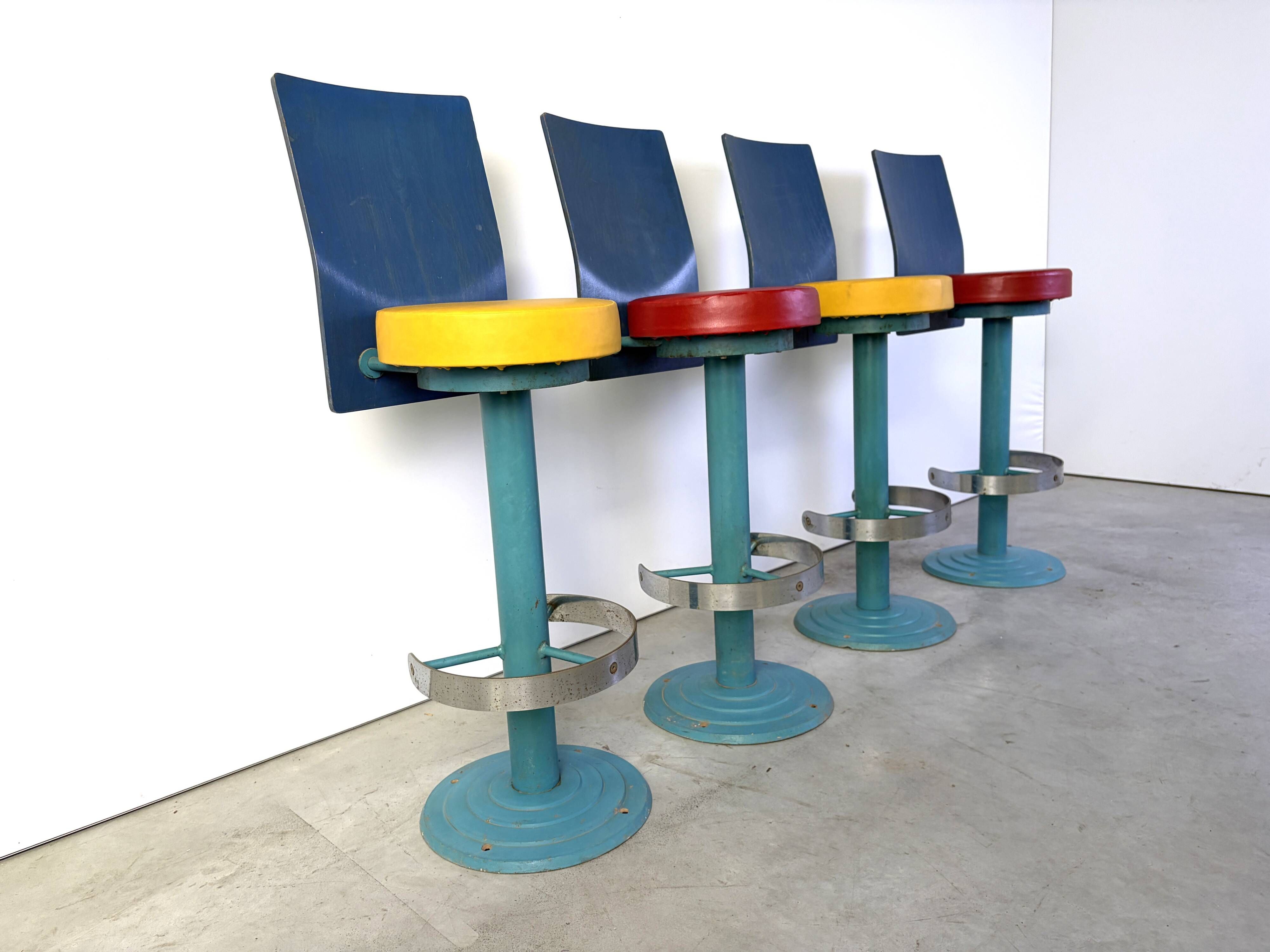 4 tabourets de bar industriels vintage, années 1980