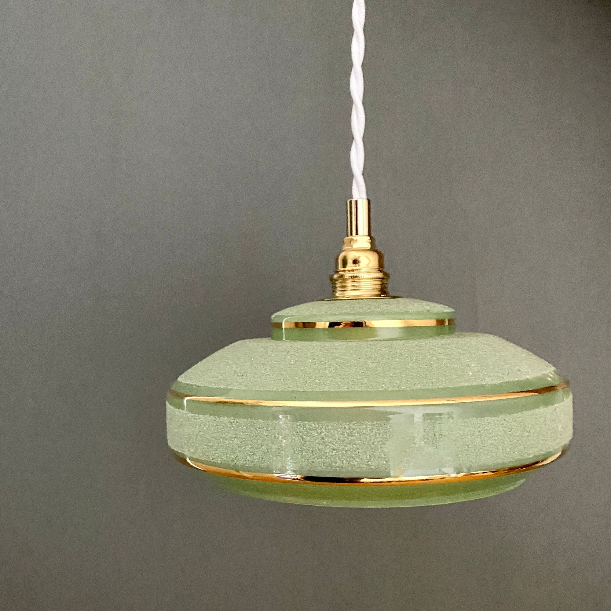 Vintage lampshade pendant lamp in green and gold granite glass