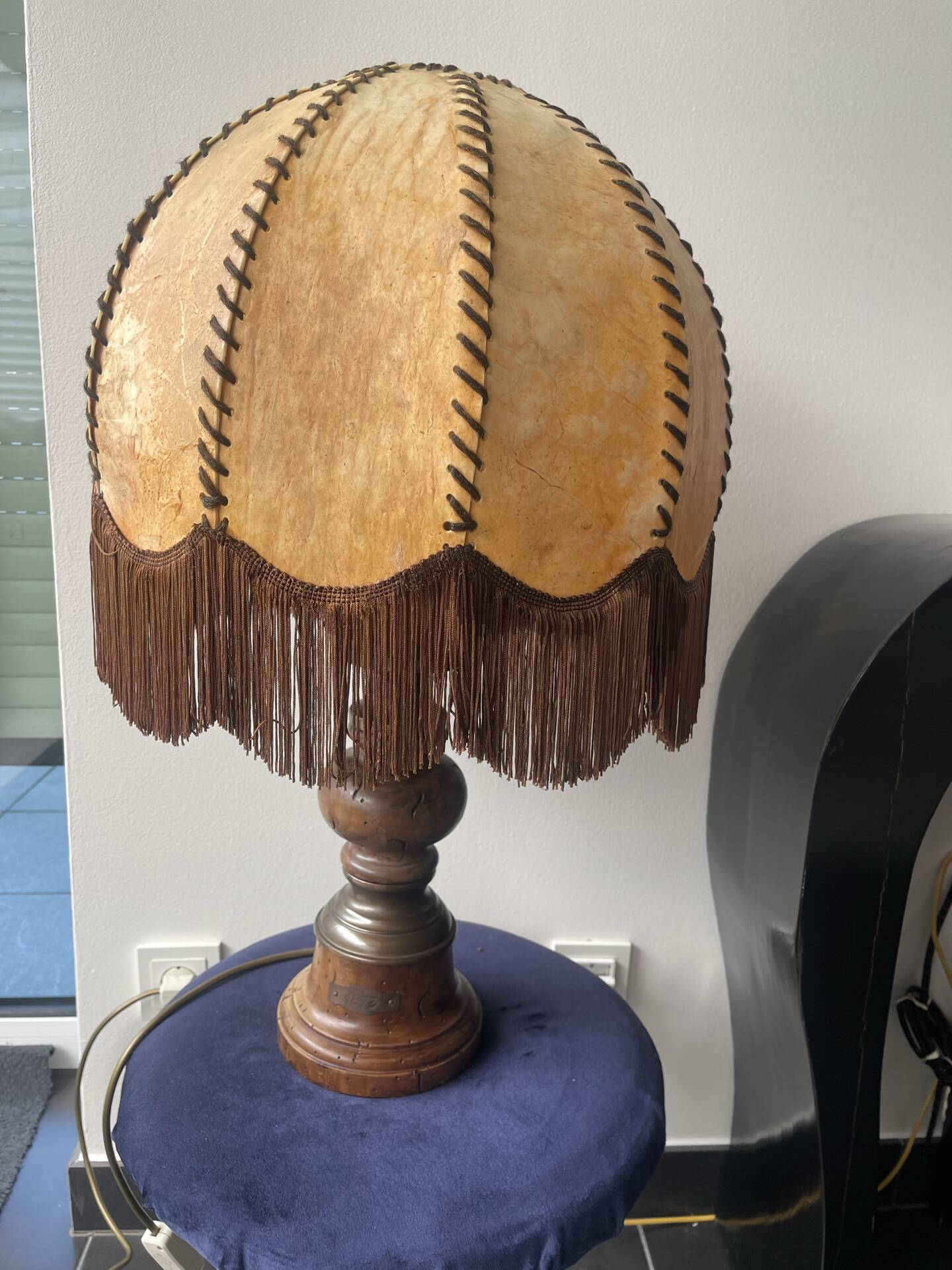 Vintage 80s wooden rustic lamp