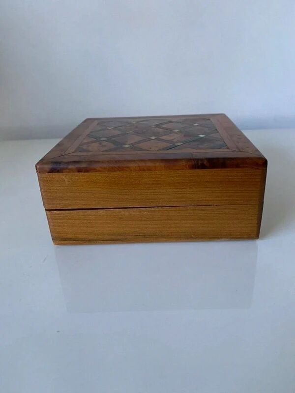 Thujawood marquetry jewellery box with mother-of-pearl - vintage handcrafted work