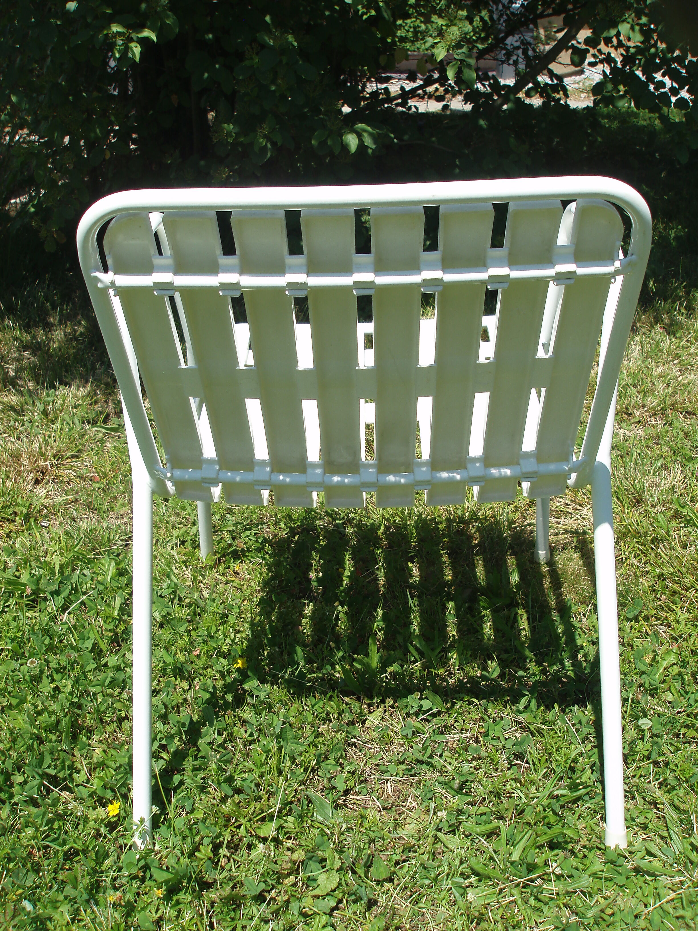 4 vintage white garden chairs in rilsan and plastic