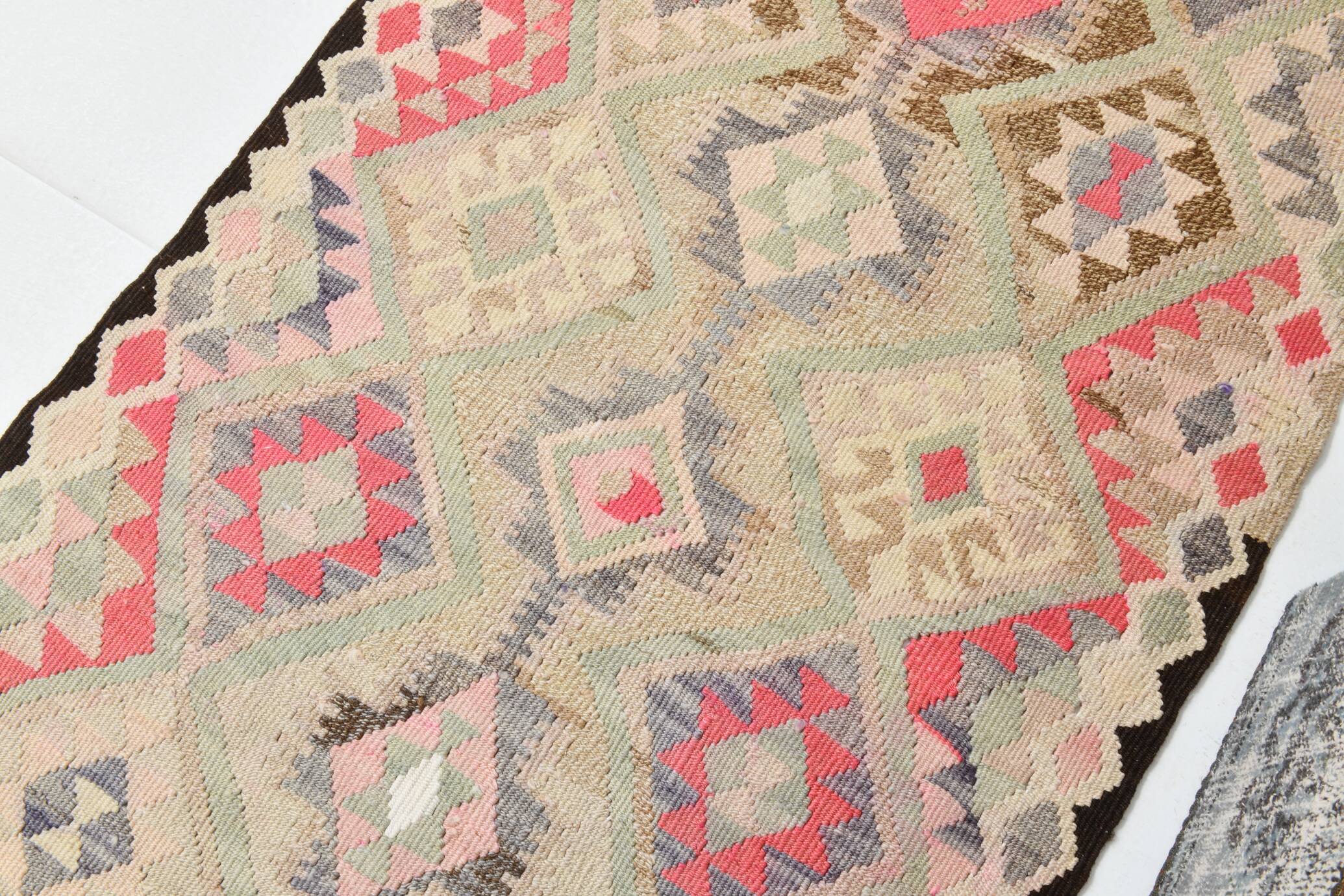 3x12 Pink & Beige Geometric Kilim Runner Rug, 94x378Cm