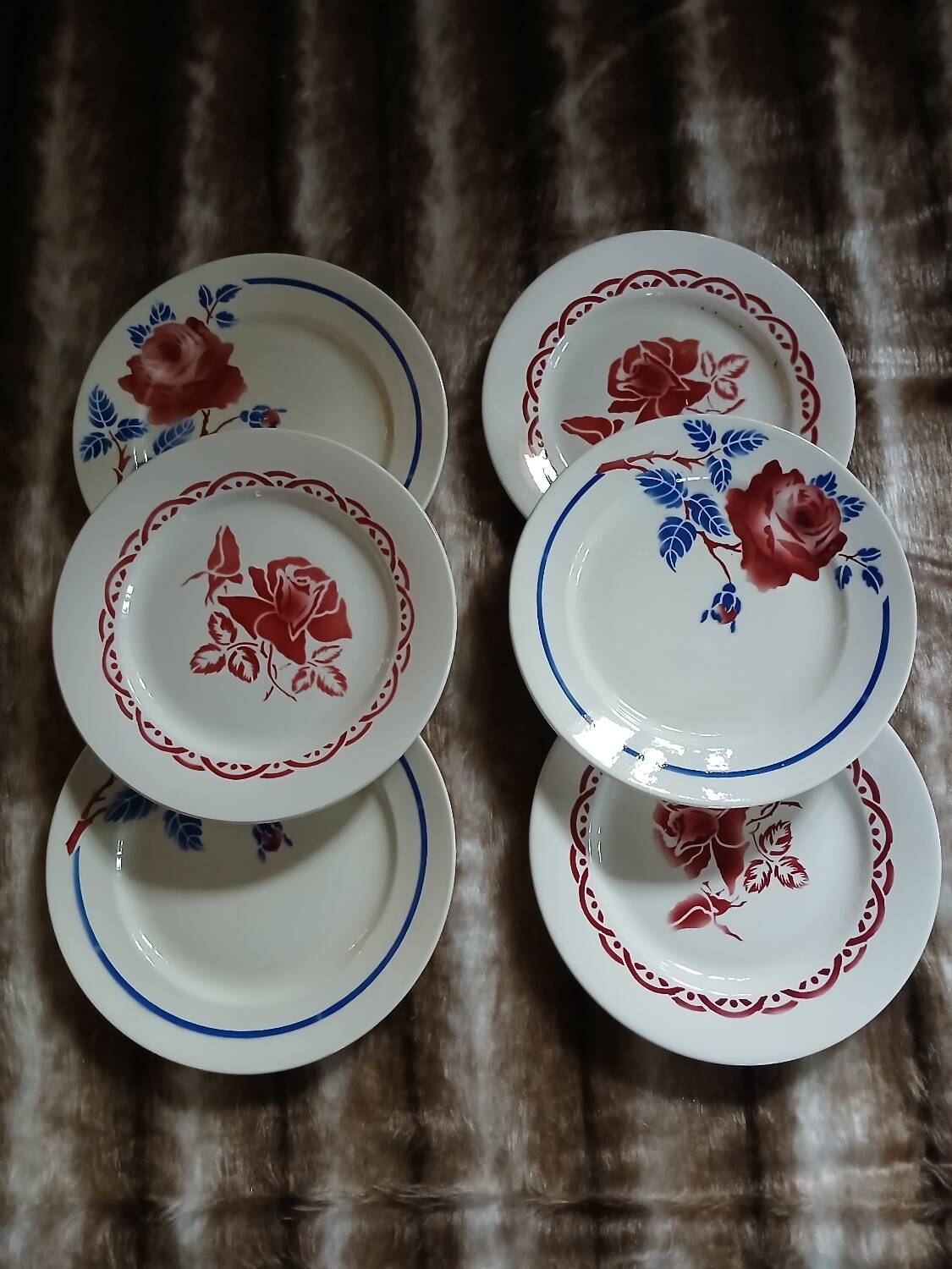 6 mismatched antique flat plates