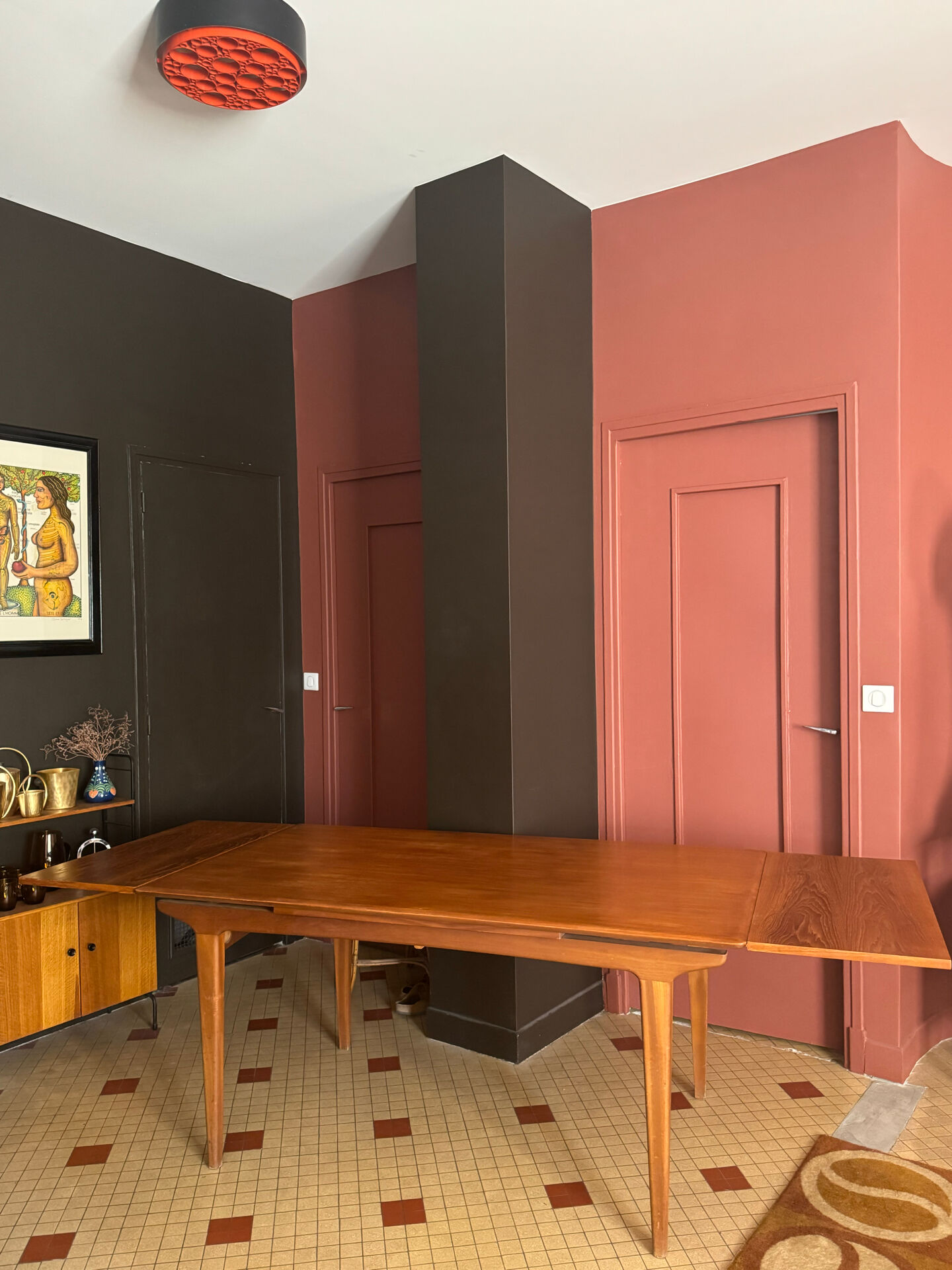 Scandinavian table