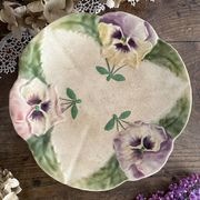 Footed dish in slip, pansy compote dish, Choisy le Roi