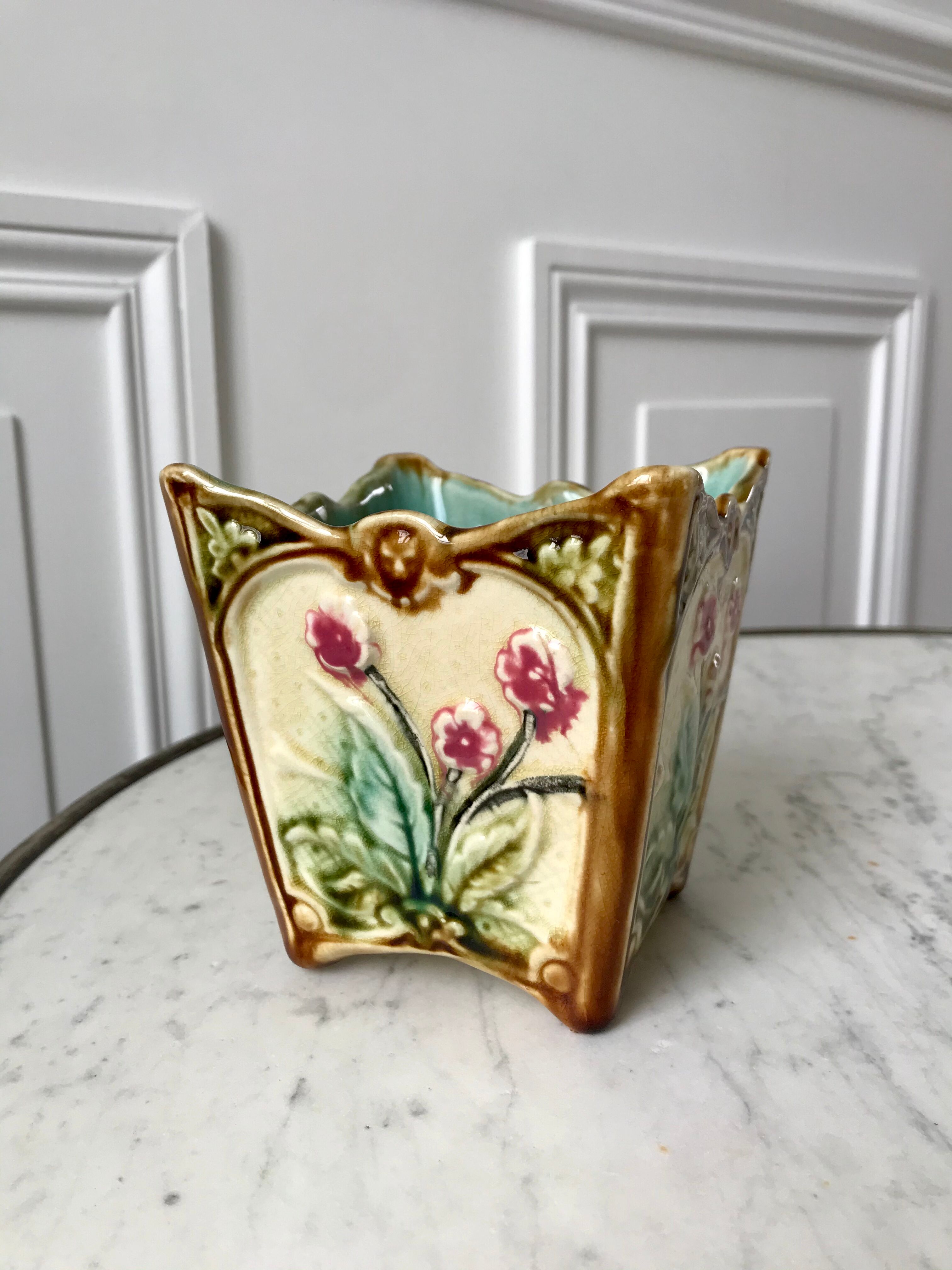 Pot cover in old slurry signed late nineteenth century