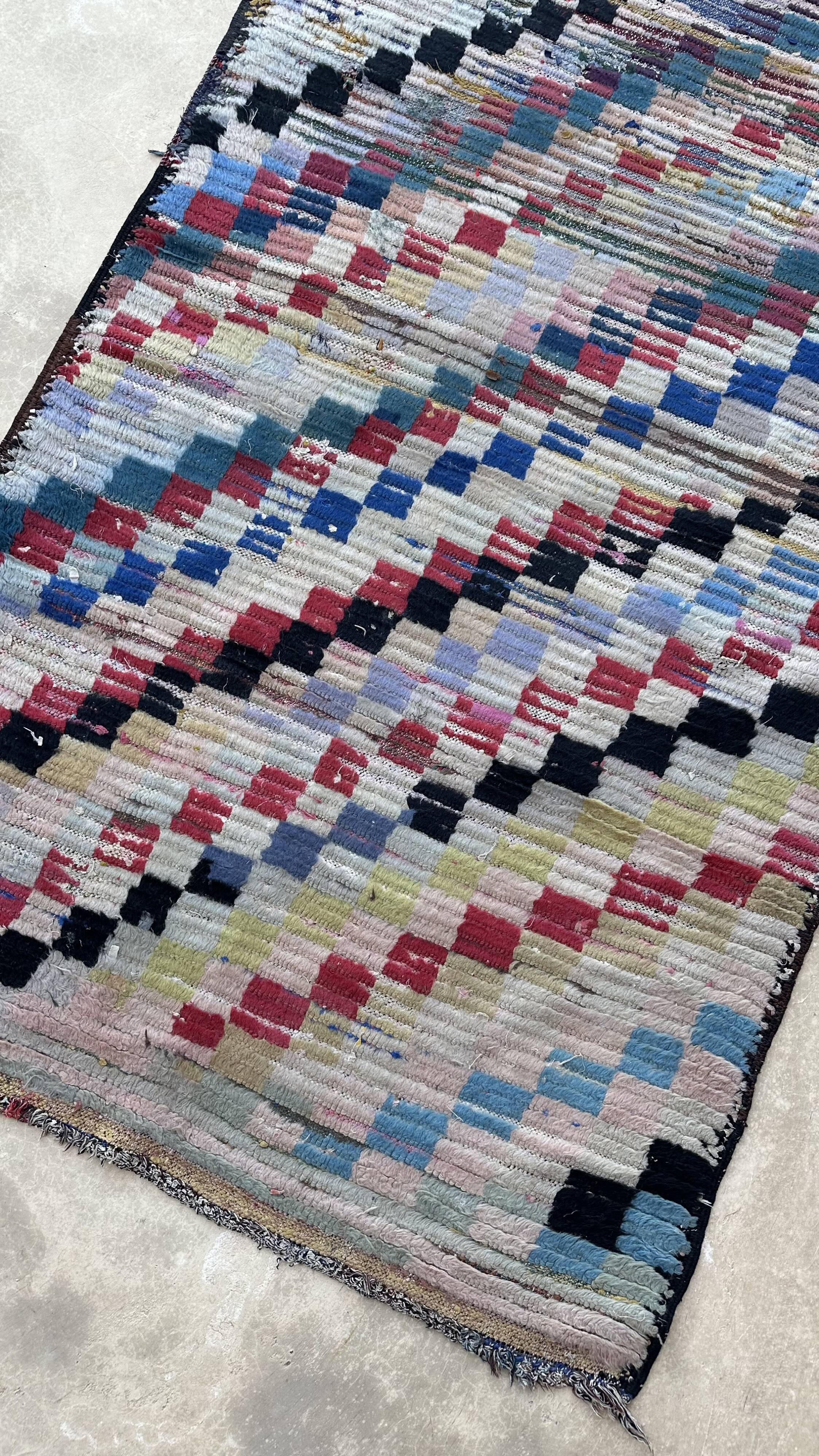 Moroccan carpet - 100 x 279 cm