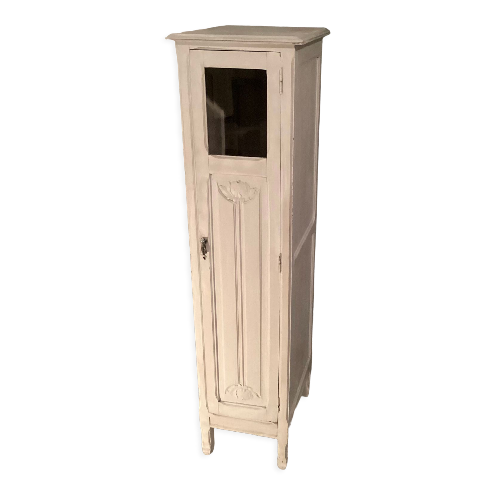 Ancienne armoire 1920-40 en bois motif florale