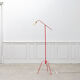 Lampe vintage tripode rouge, axe sur rotule 1950