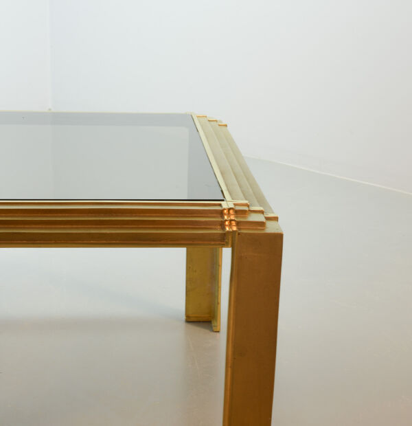 Table basse carrée en laiton massif d'après Peter Ghyczy avec plateau en verre fumé, années 70