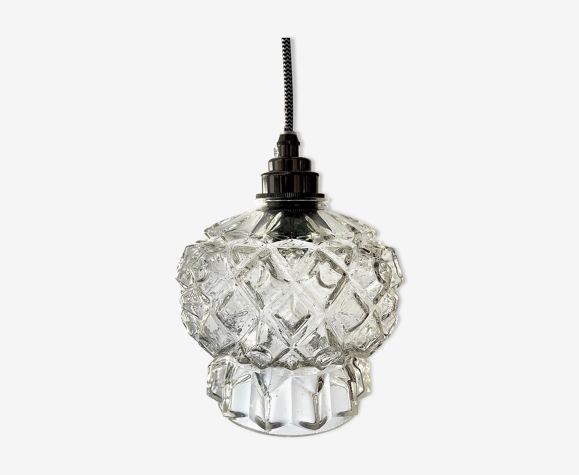 Baladeuse en verre moulé pressé