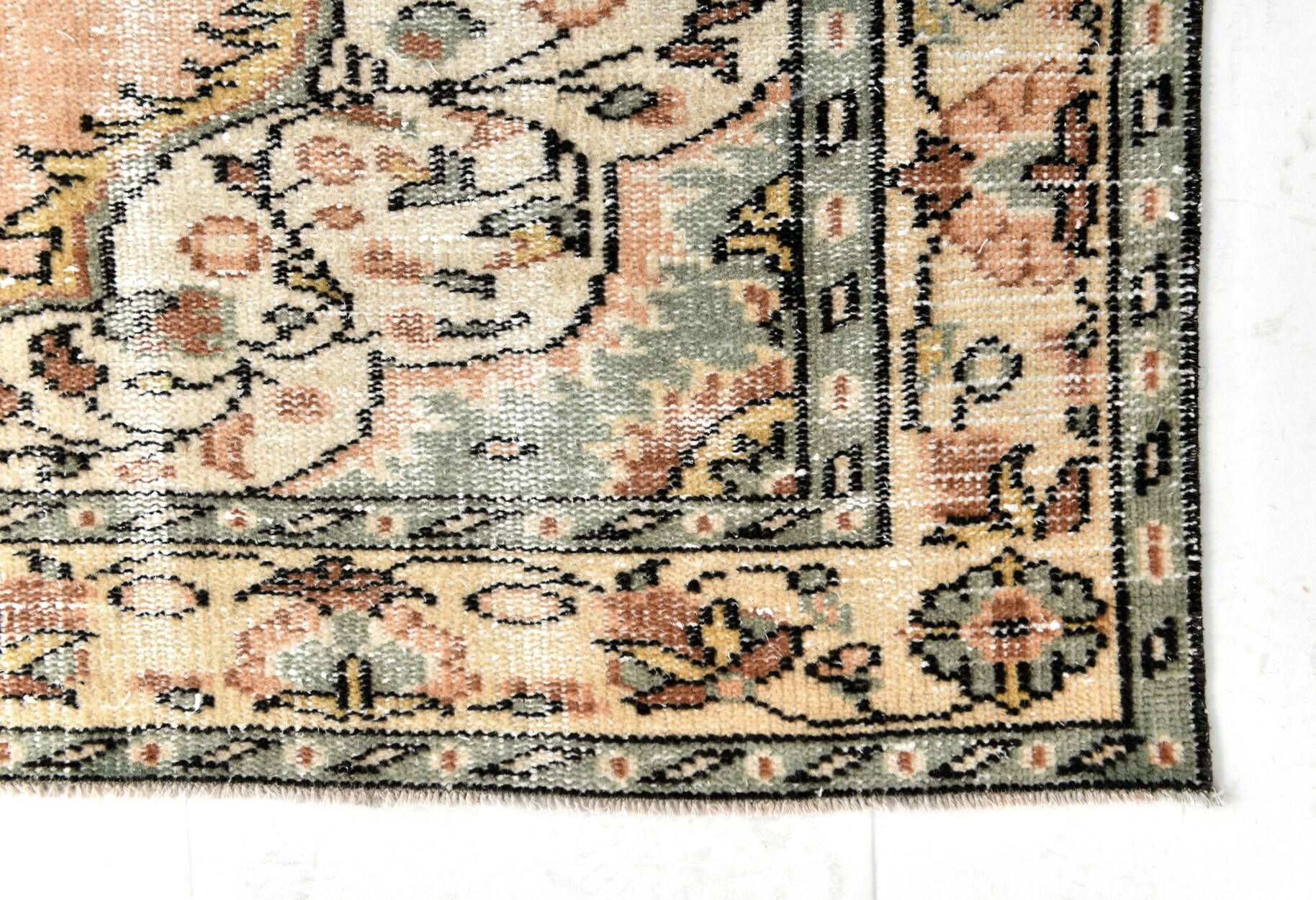 6x9 Peach & Light Green Oriental Vintage Area Rug, 183x273Cm