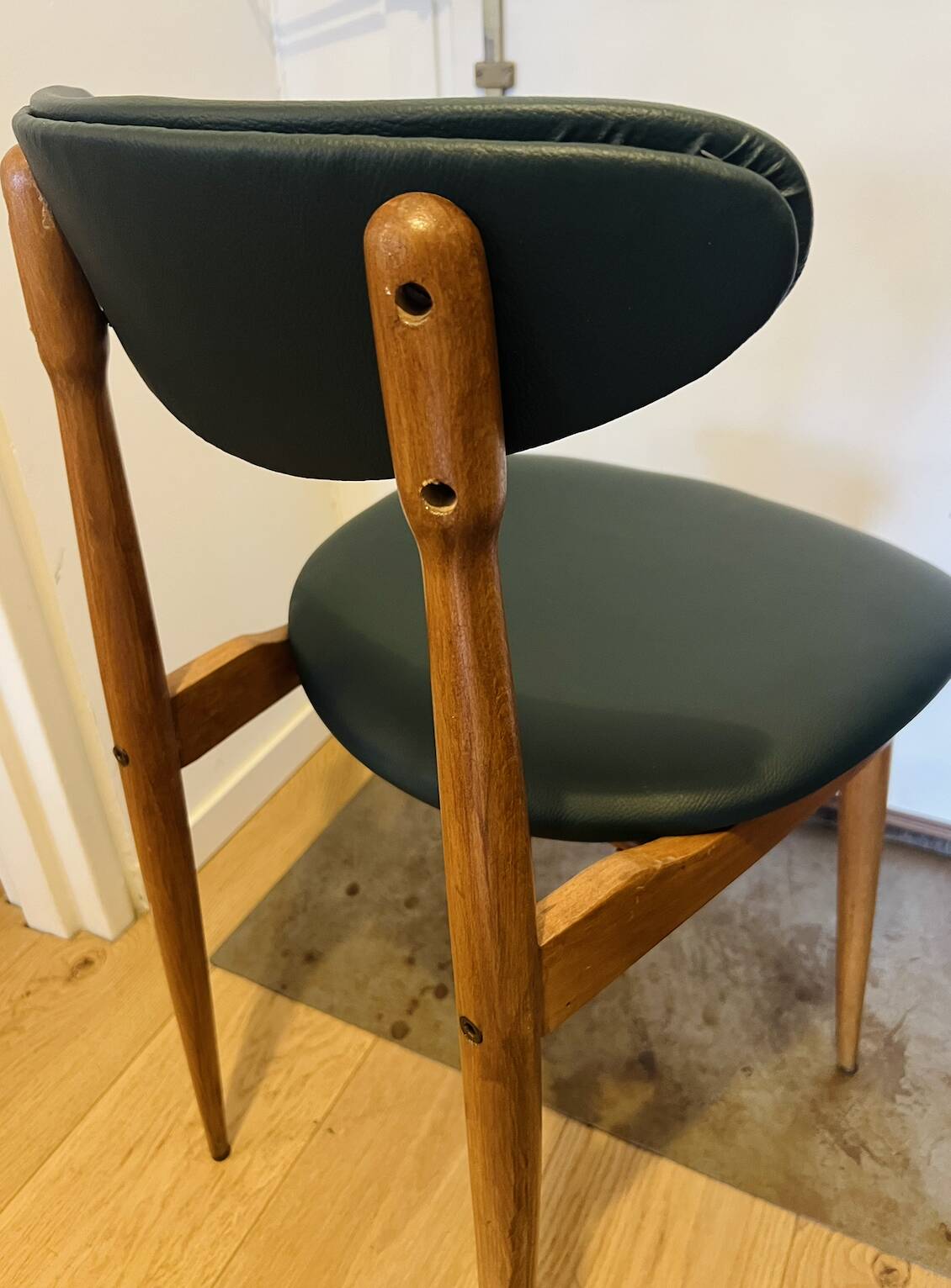 (Lot) 3 Chairs Pierre Guariche Model Licorne