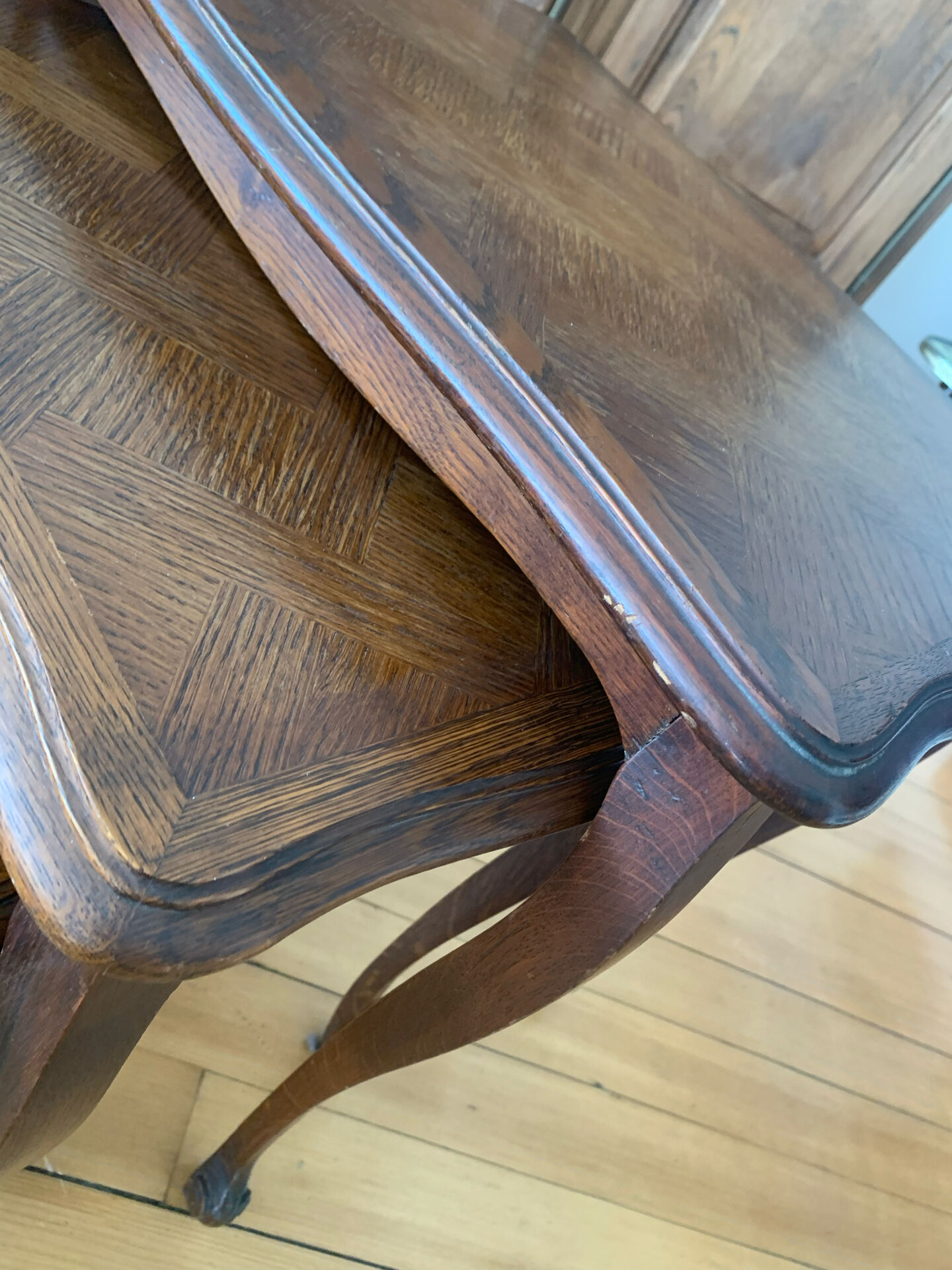 Set of 3 vintage nesting tables in oak – Louis XV / Regency style