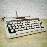 Brother Deluxe 900 Typewriter