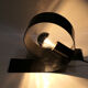 Lampe à poser design en métal laqué noir