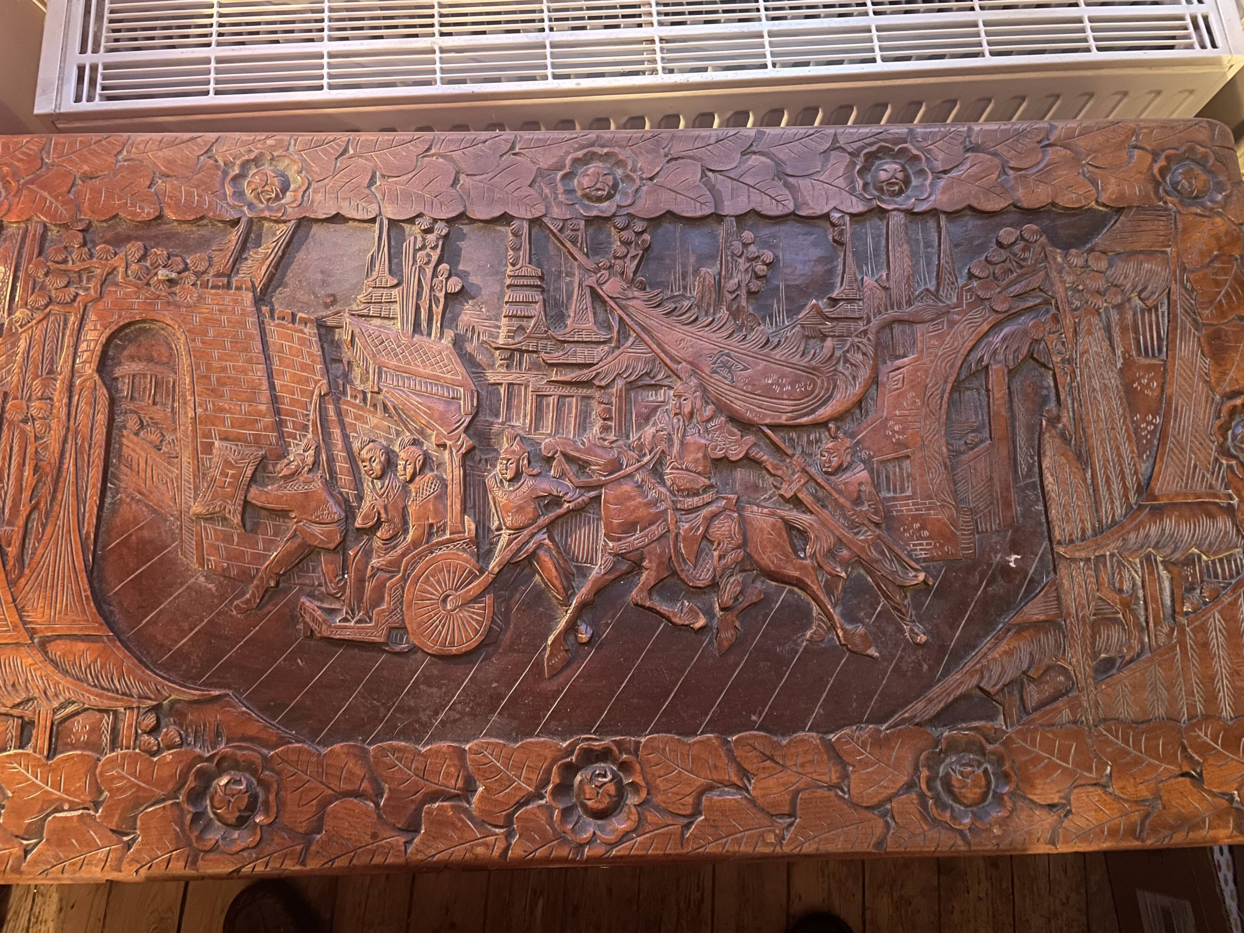 Asian carved mallet, made of camphor wood, from Hong Kong 100 X 52 X 60 cm