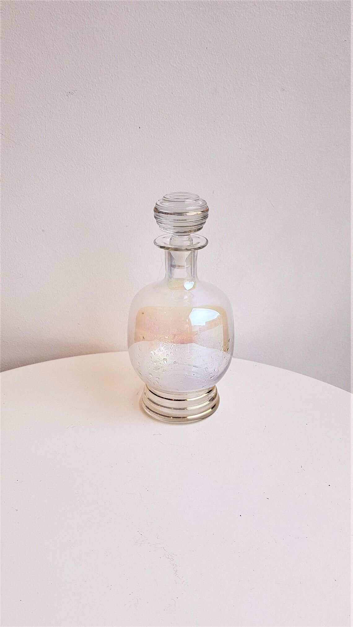 Glass liquor carafe