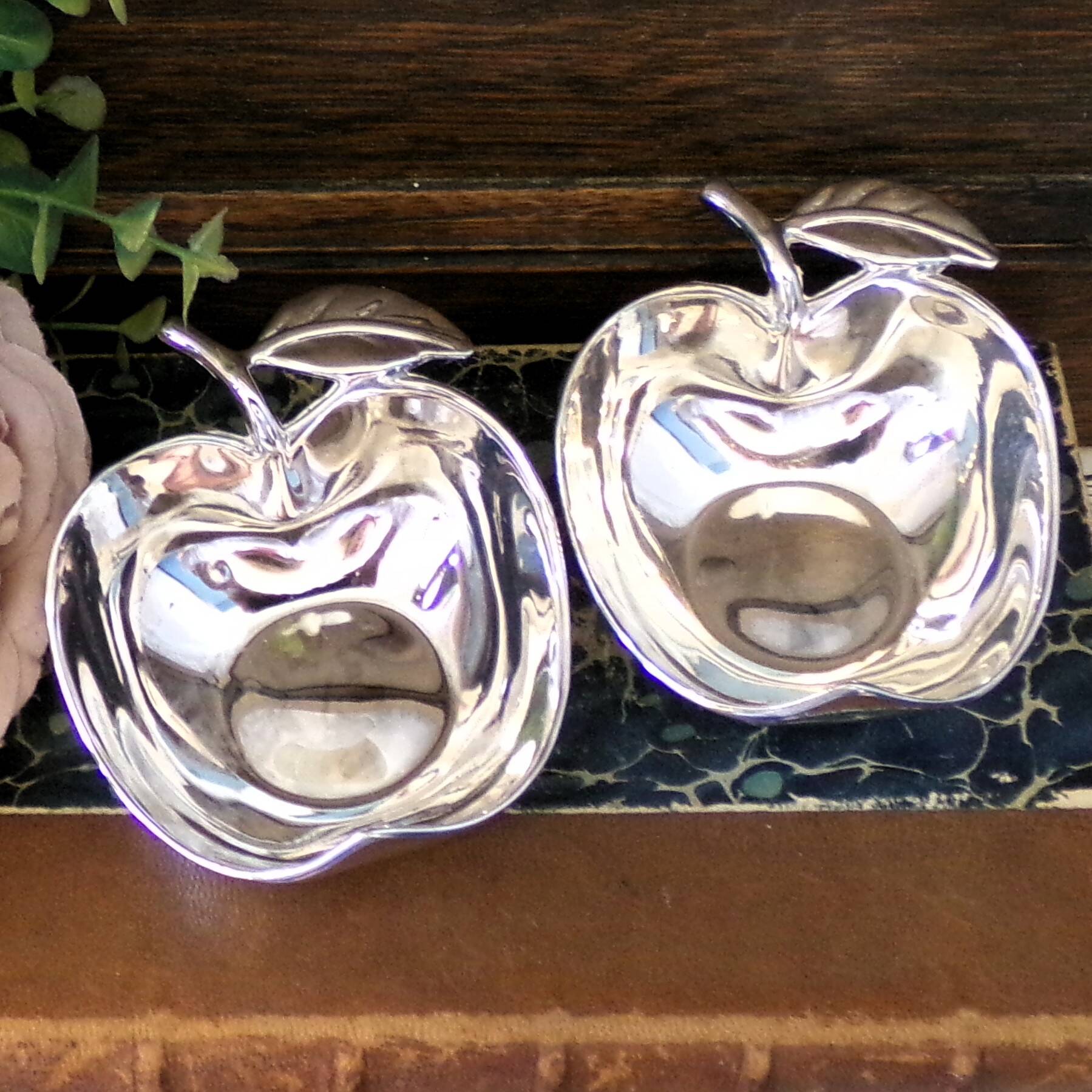 Small silver-plated apple bowls / Trinket dish